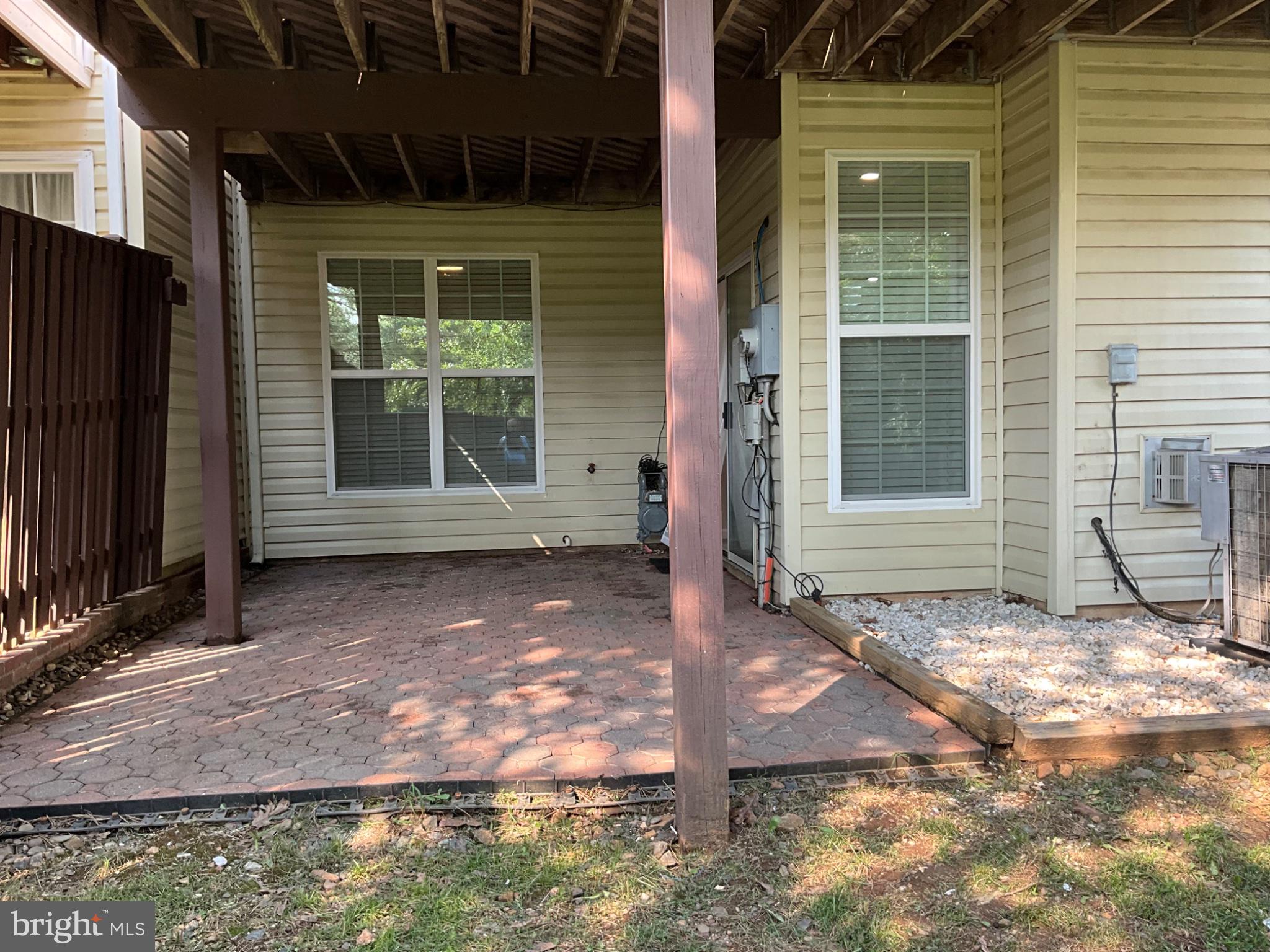 SQUIRREL HILL - Residential
