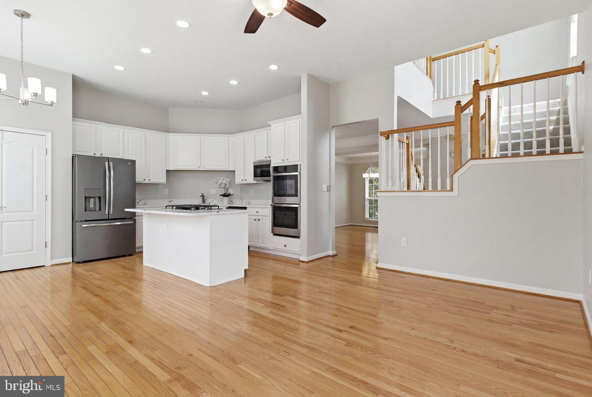 SQUIRREL HILL - Residential