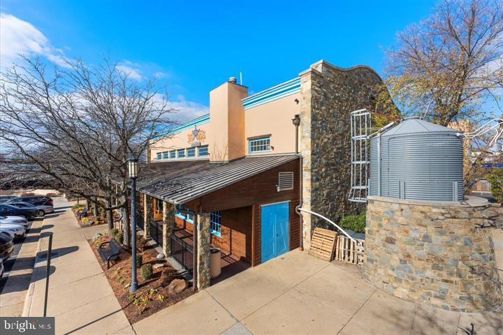 DONNA LEE GARDENS - Residential