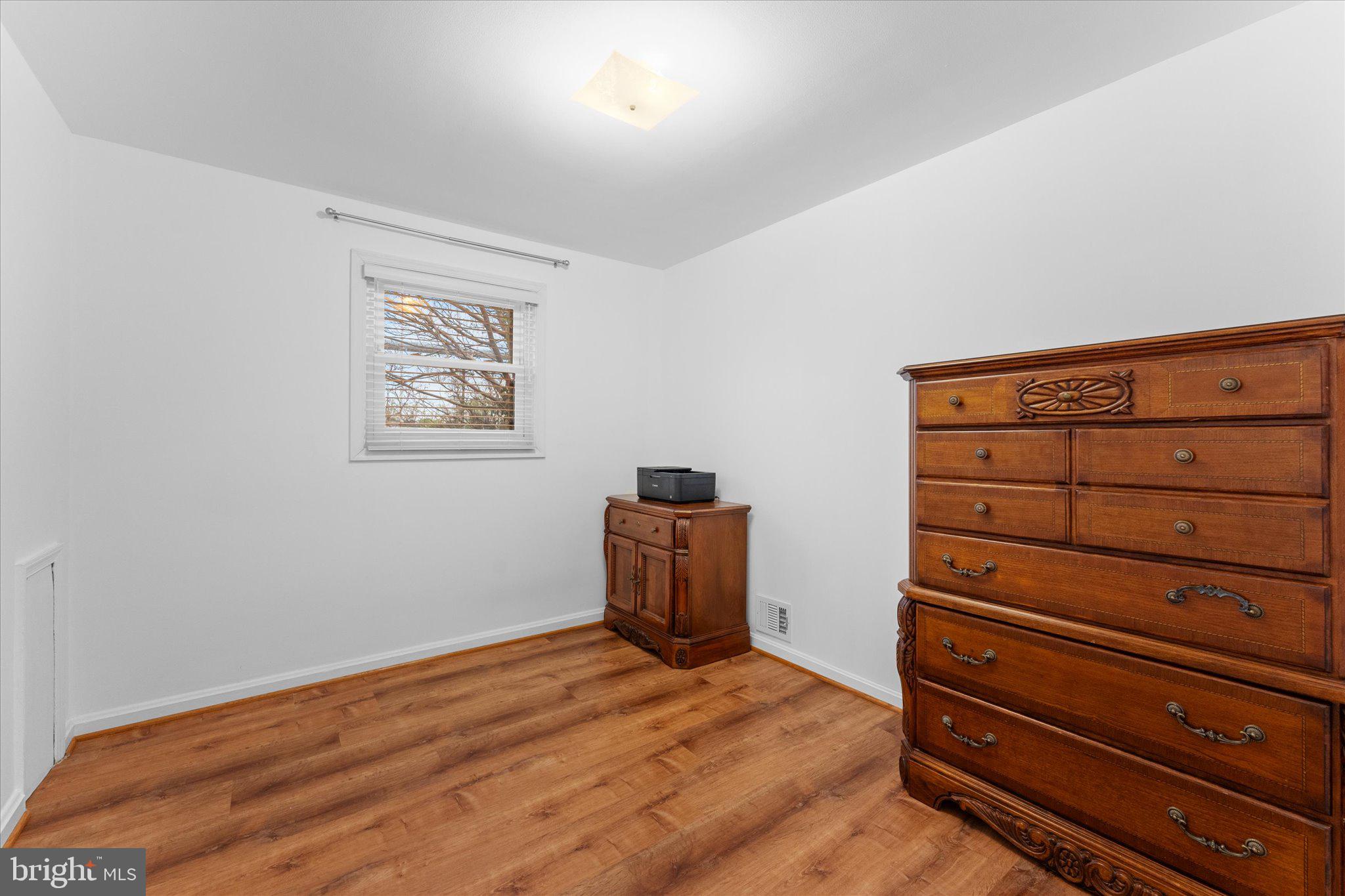 DONNA LEE GARDENS - Residential