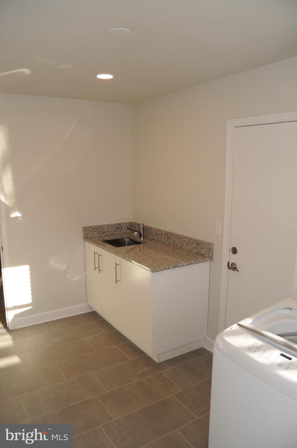 ROSEMONT - Residential Lease