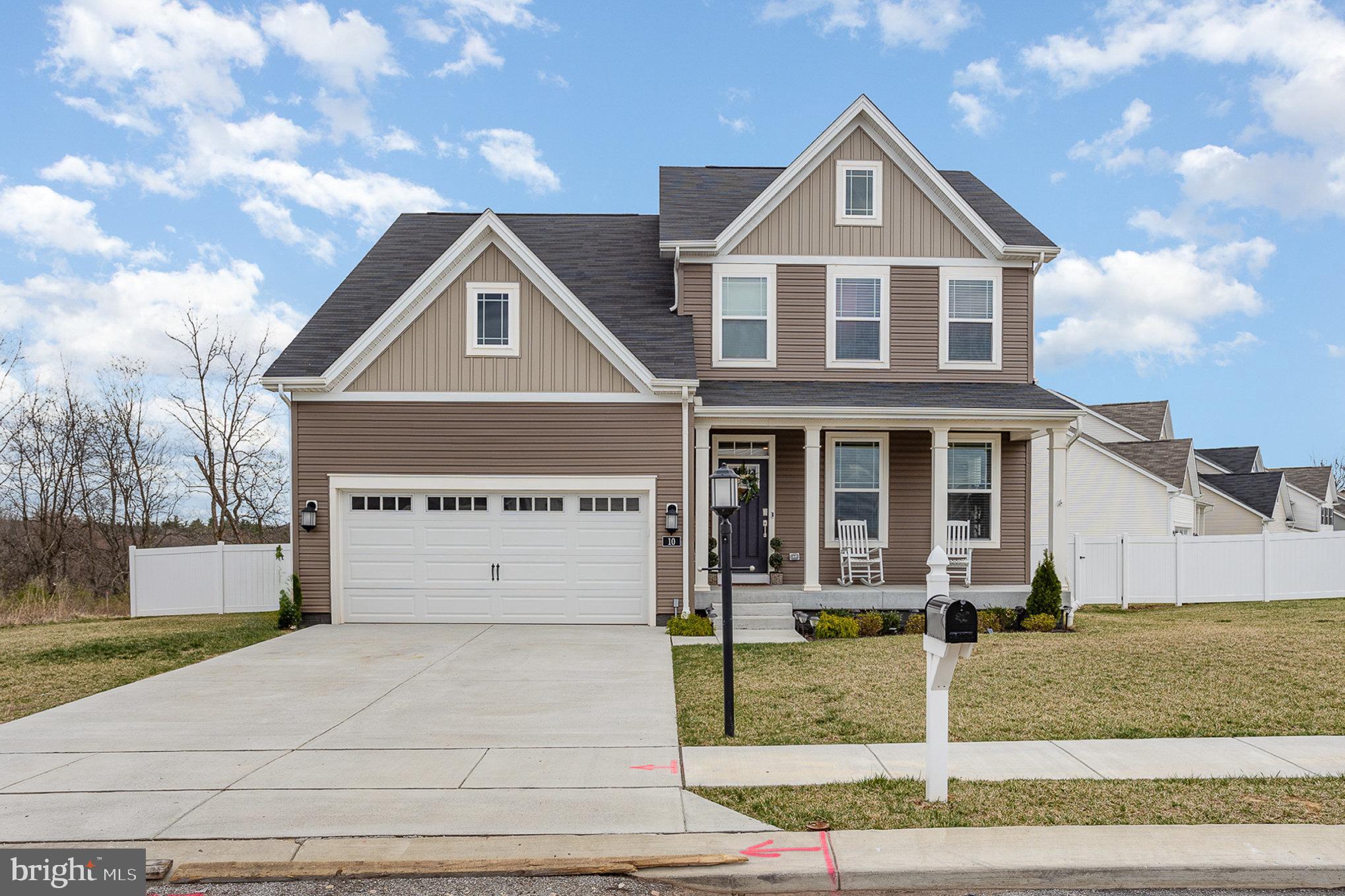 HICKORY RIDGE MEWS - Residential