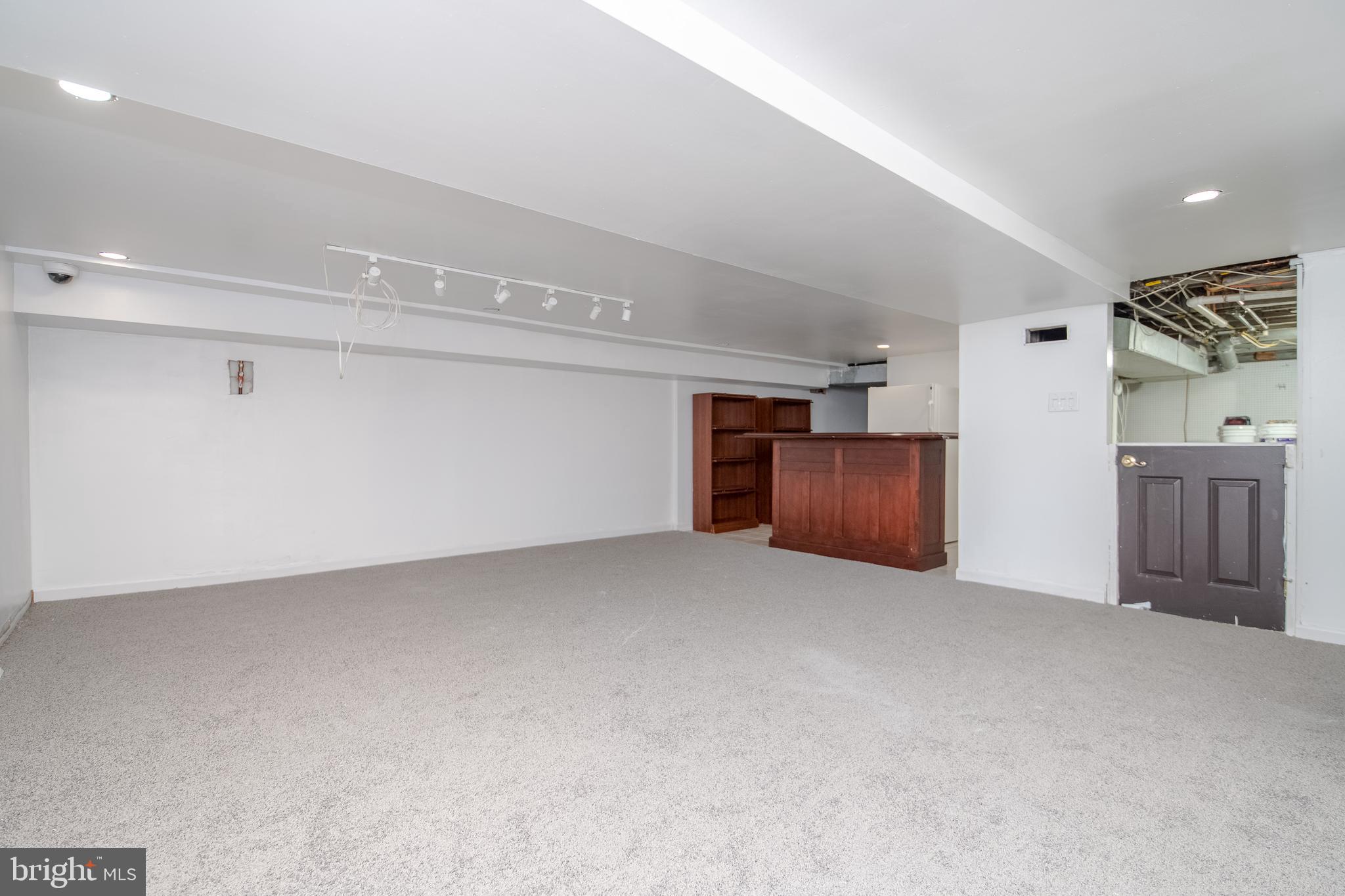 MIDDLE RIVER - Residential