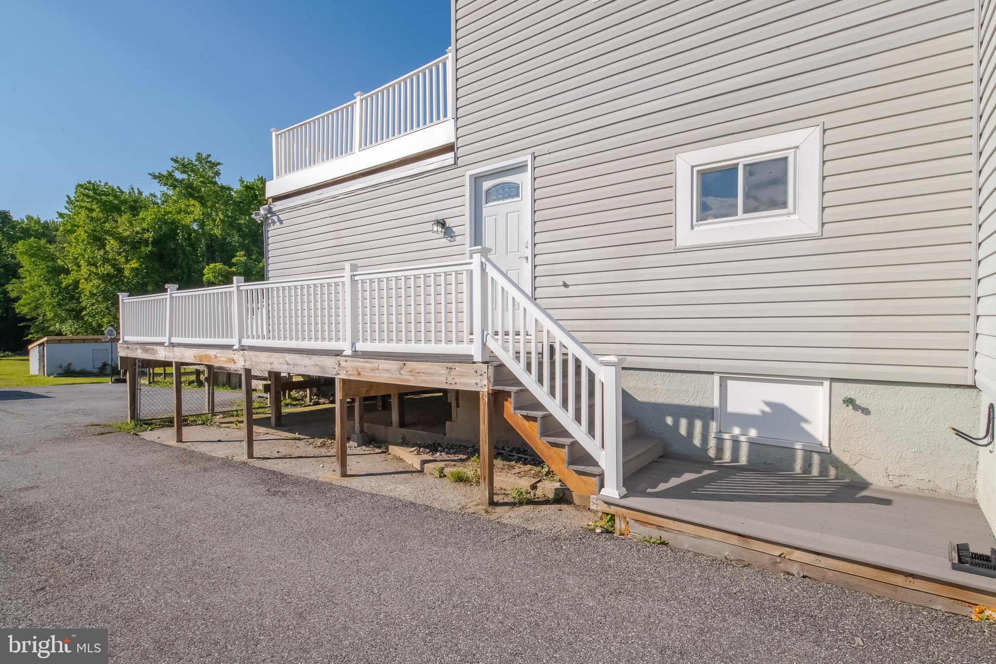 MIDDLE RIVER - Residential