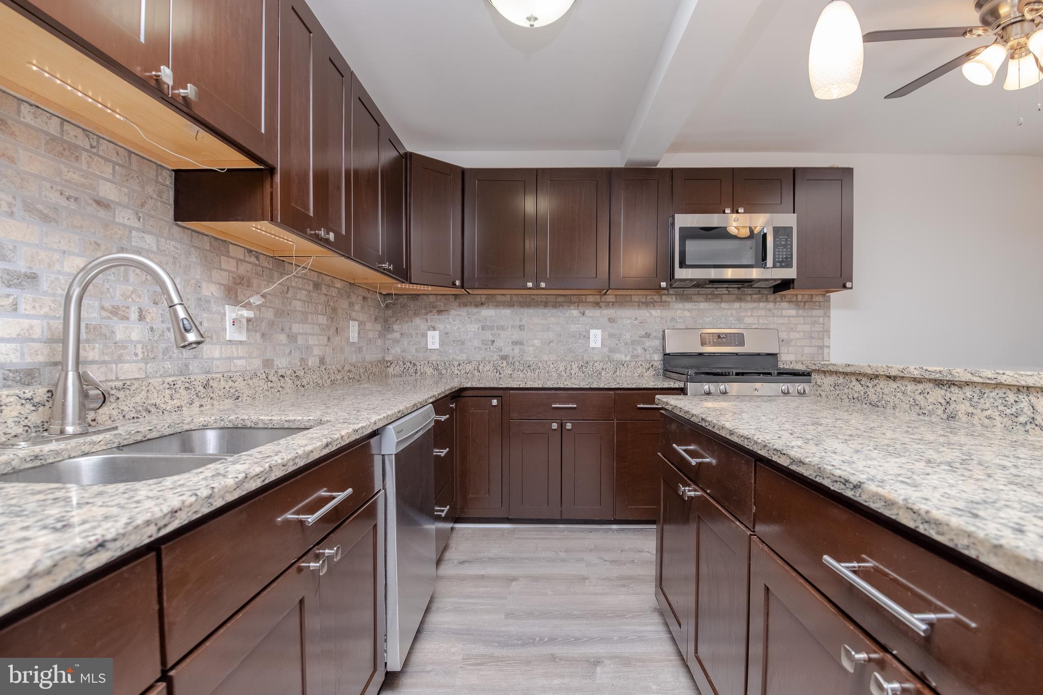MIDDLE RIVER - Residential