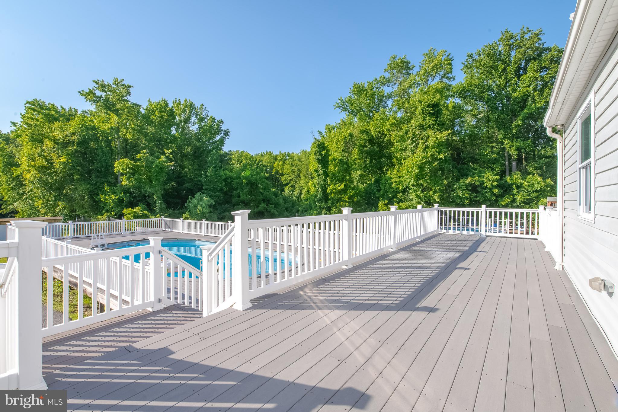 MIDDLE RIVER - Residential