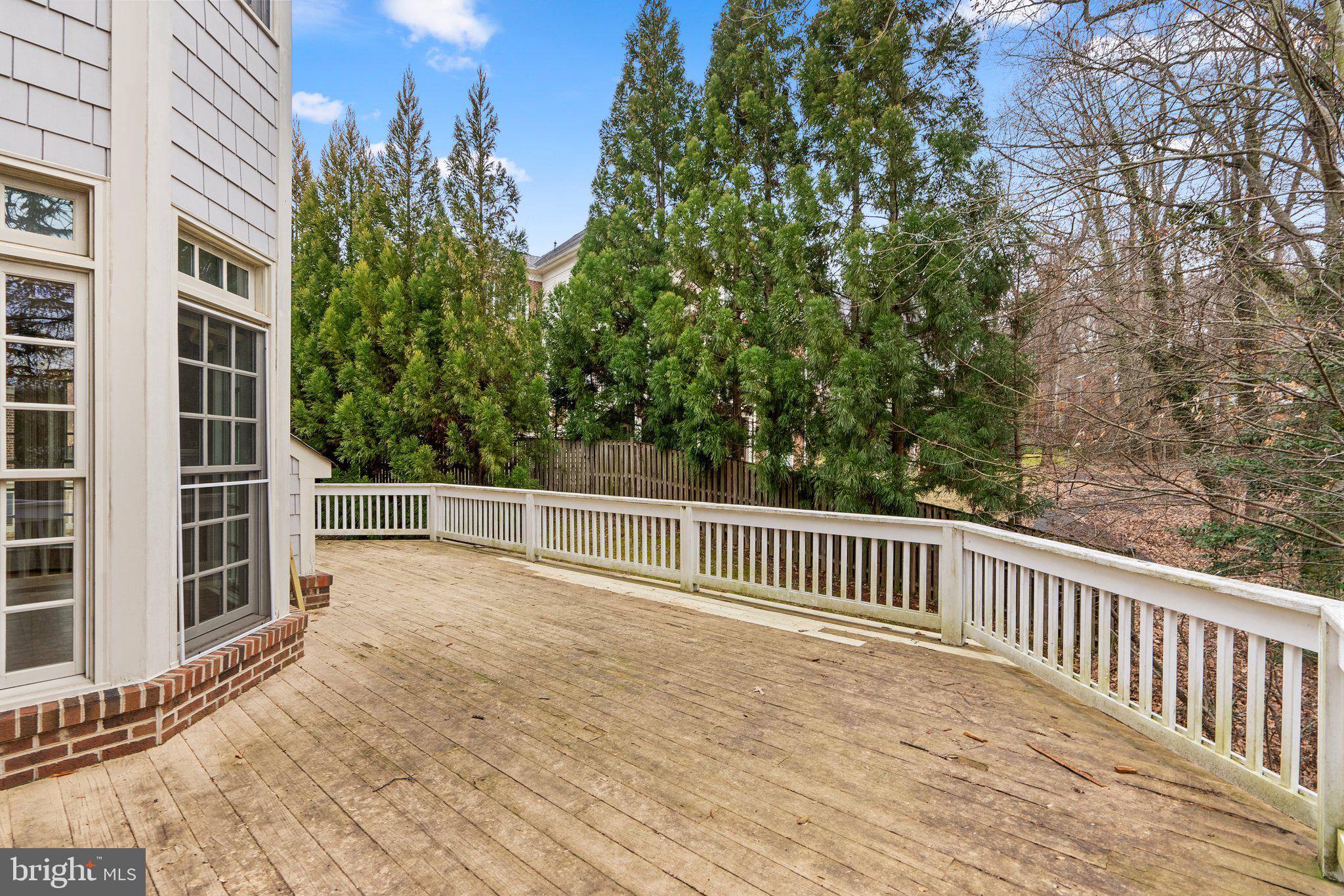 BRADLEY HILLS GROVE - Residential