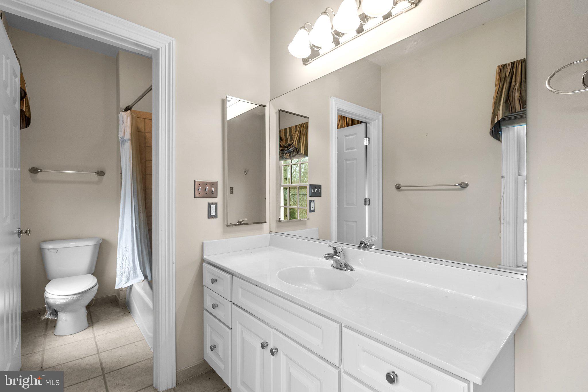 BRADLEY HILLS GROVE - Residential