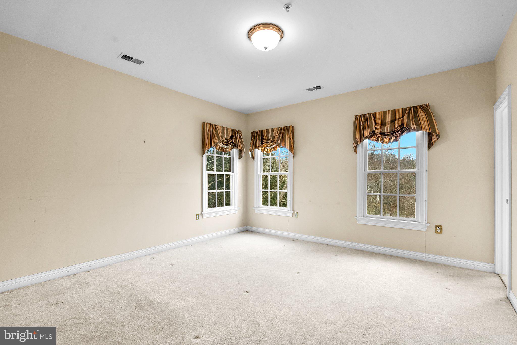 BRADLEY HILLS GROVE - Residential
