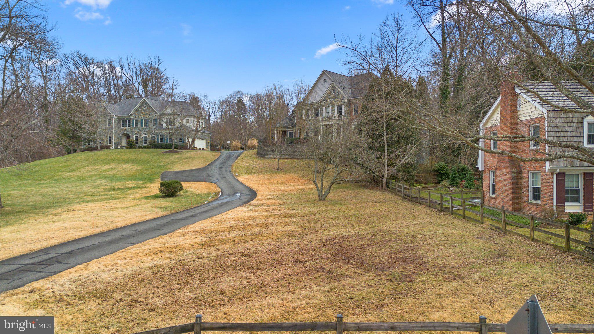 BRADLEY HILLS GROVE - Residential