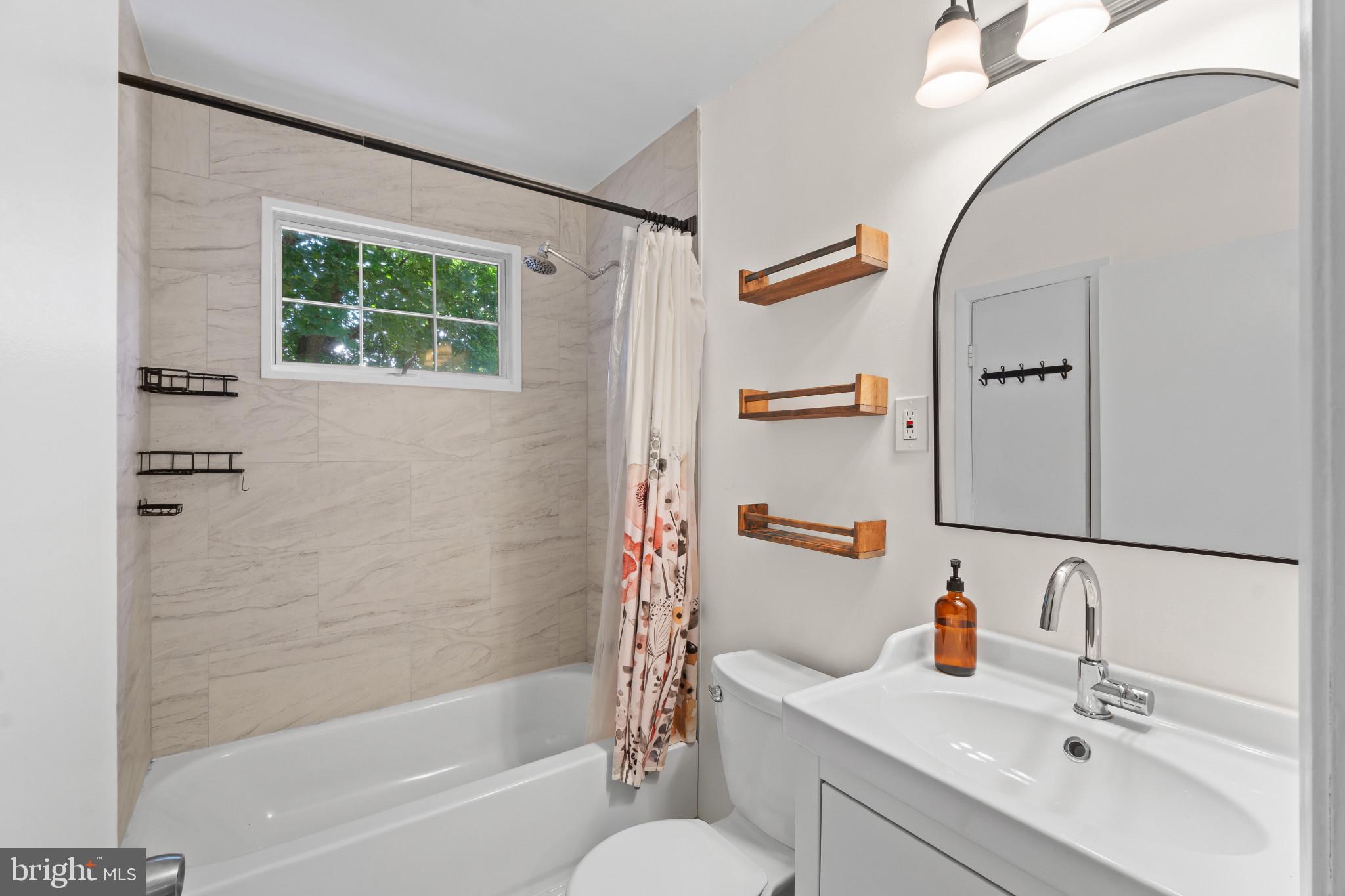 TOLLGATE - Residential