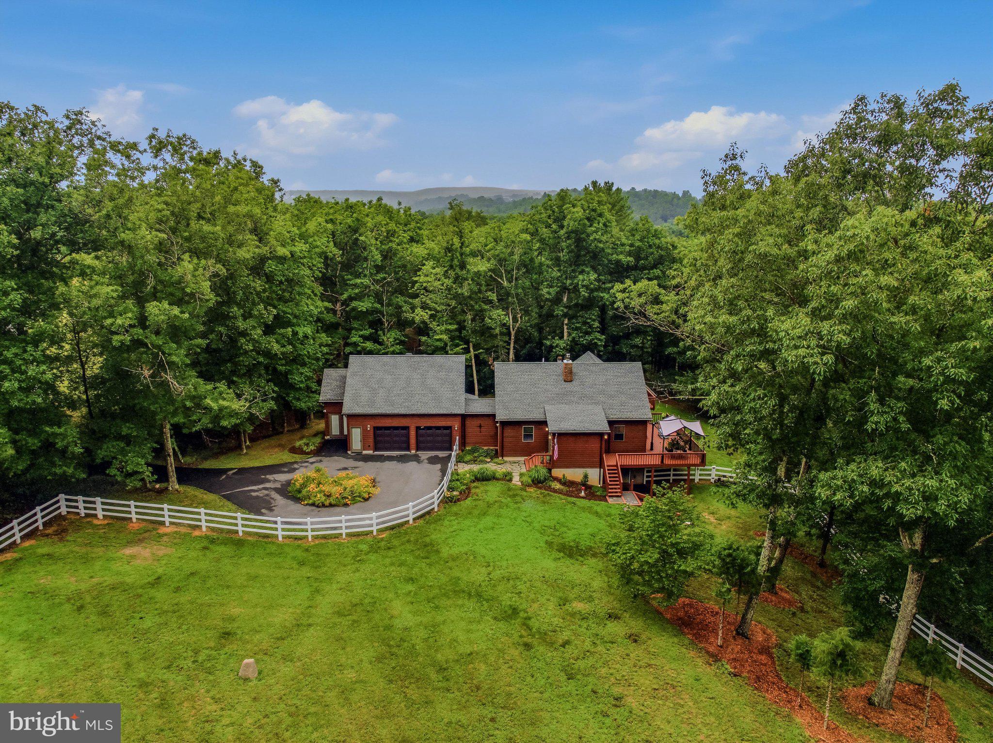 OLD MILL MANOR - Residential