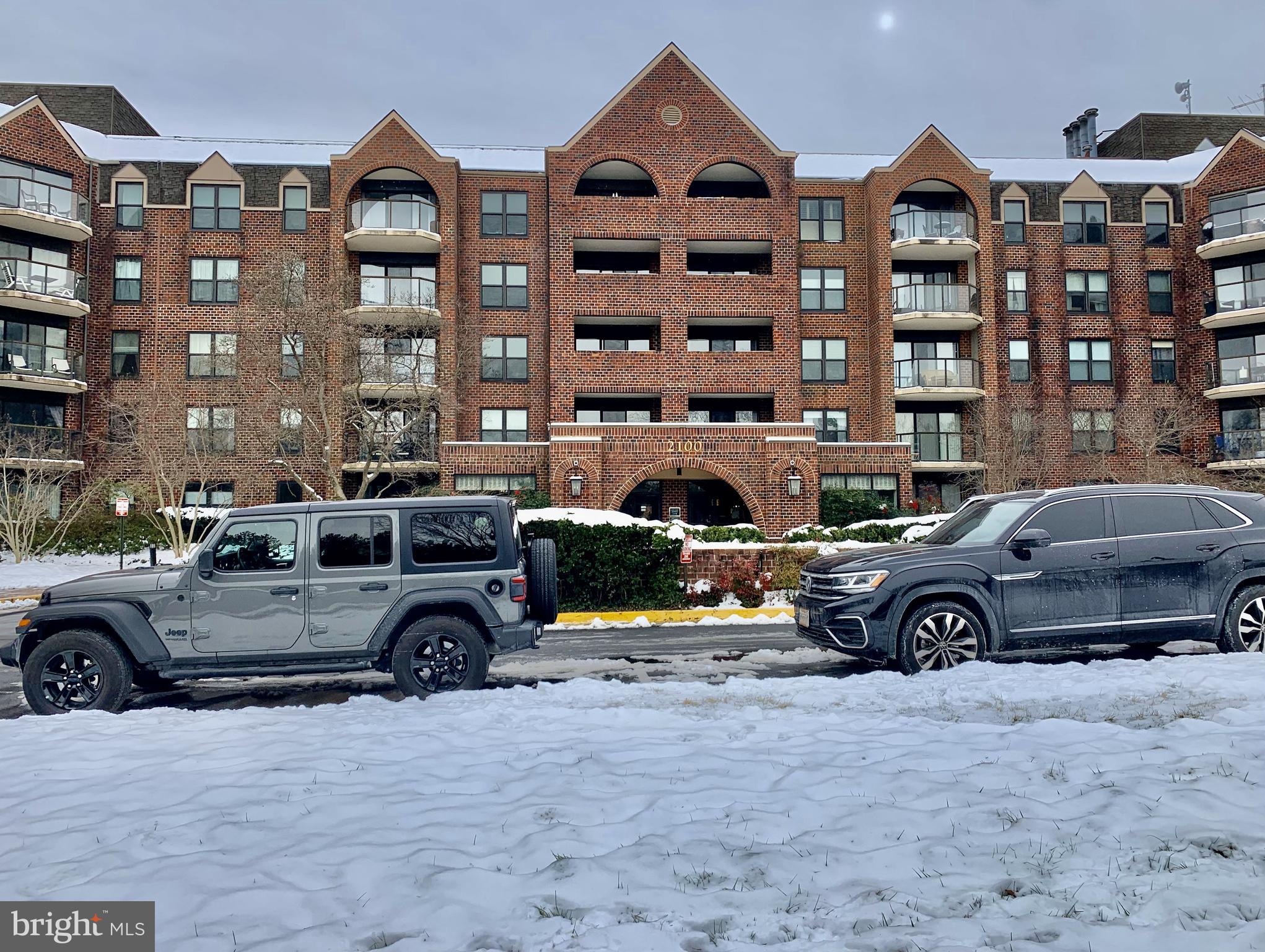 ASTORIA CONDOMINIUM - Residential