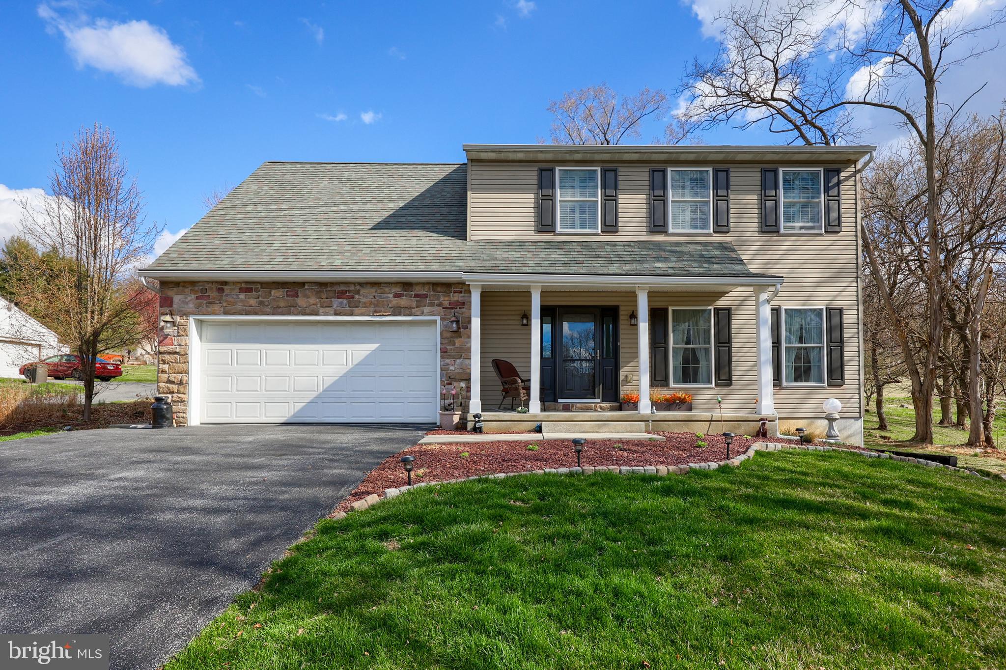 This stunning 2-story detached home offers 3 bedrooms, 3.5 bathrooms, and an inviting layout with 9-foot ceilings. The spacious eat-in kitchen features a pantry, perfect for extra storage. Retreat to the primary suite, complete with a walk-in closet, private bath with a Jacuzzi tub, and dual sinks. The partially finished basement provides additional living and storage space. Enjoy outdoor relaxation on the rear screened-in porch.