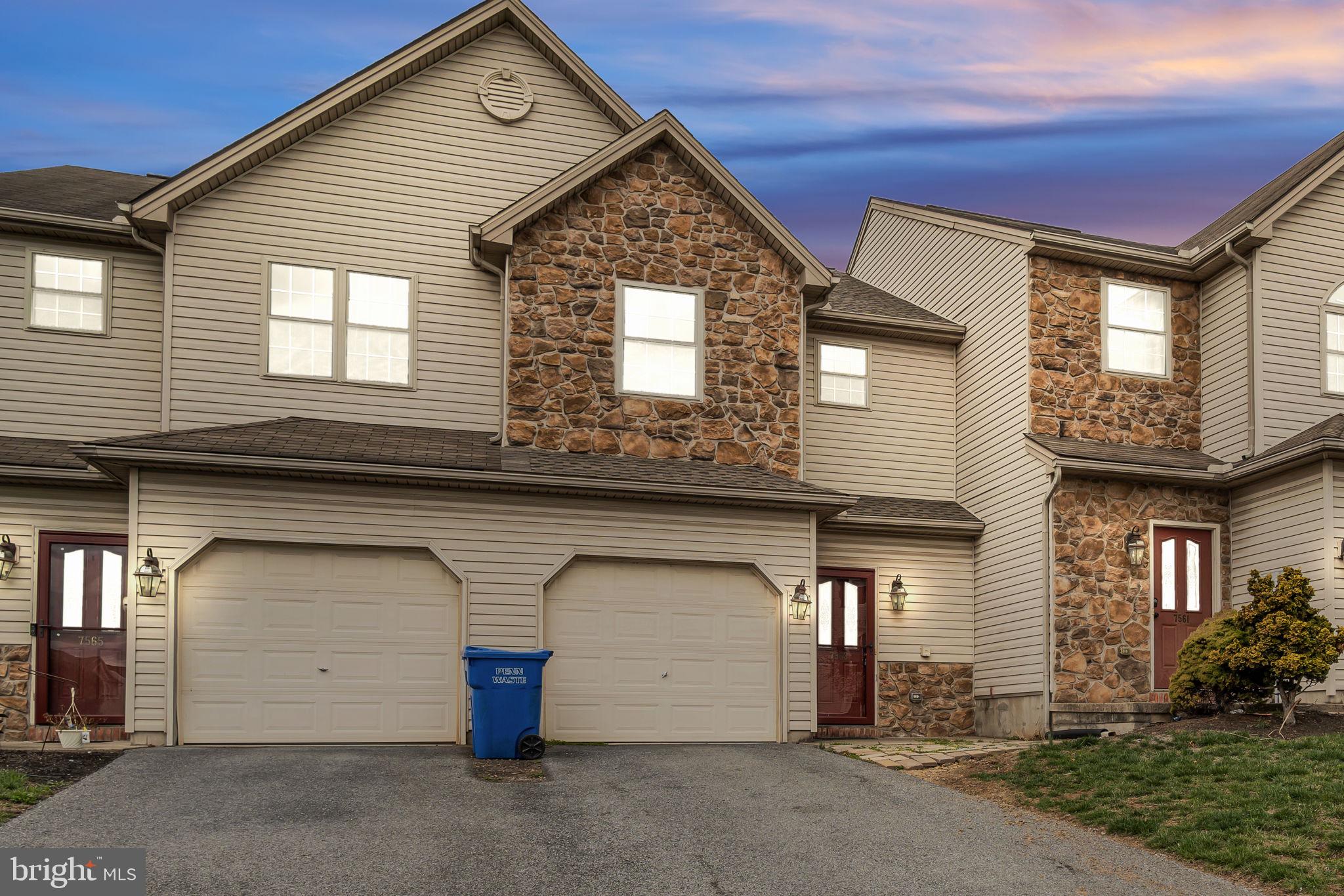 WELLINGTON MANOR - Residential