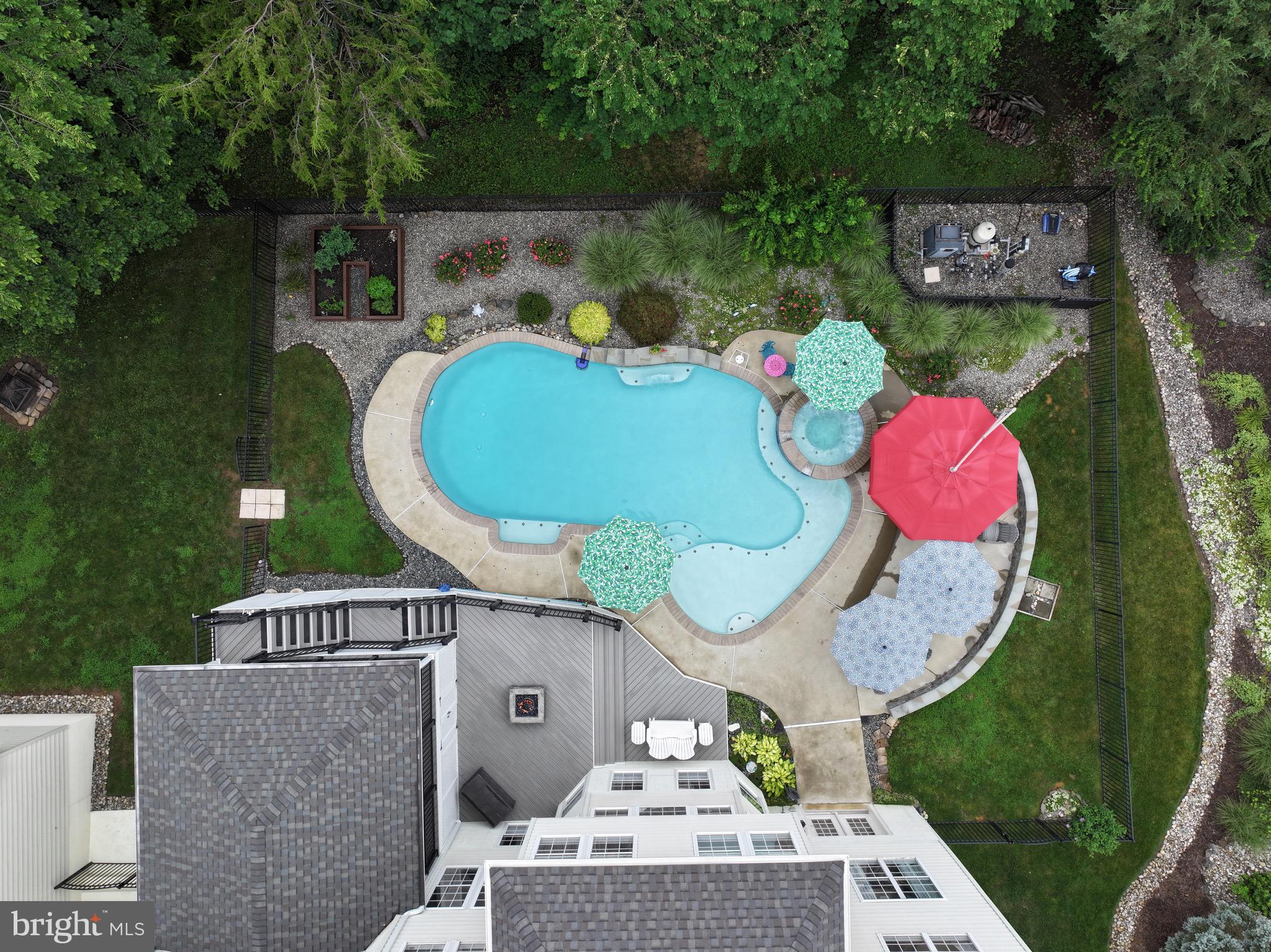 TALL CEDAR ESTATES - Residential