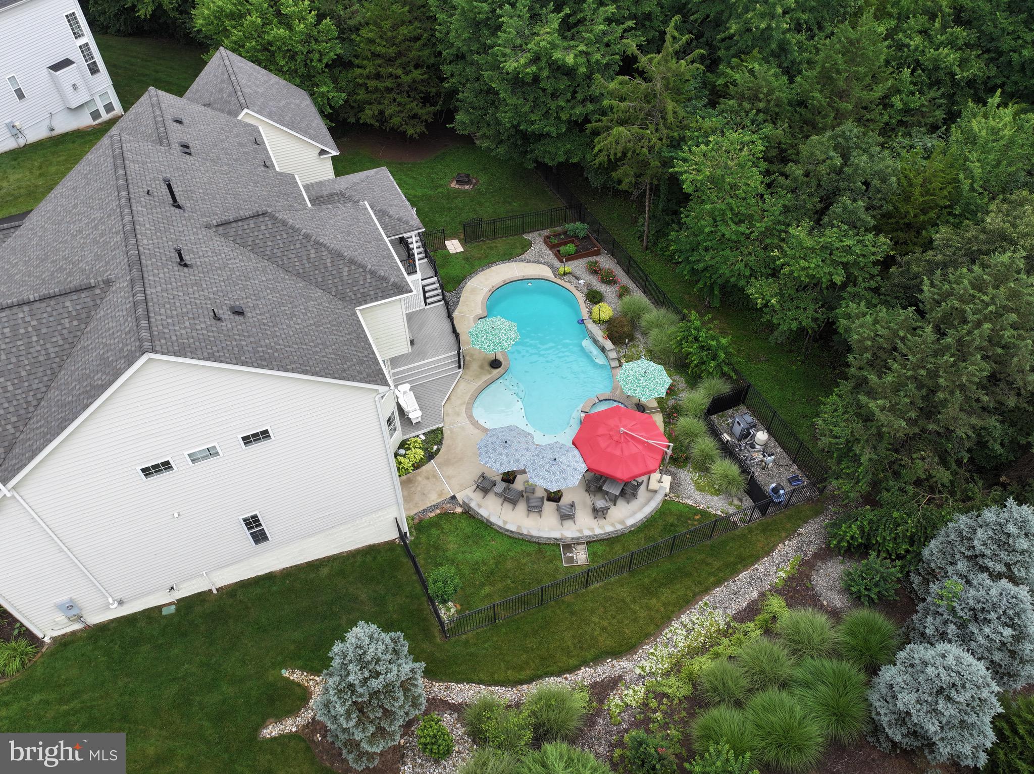 TALL CEDAR ESTATES - Residential