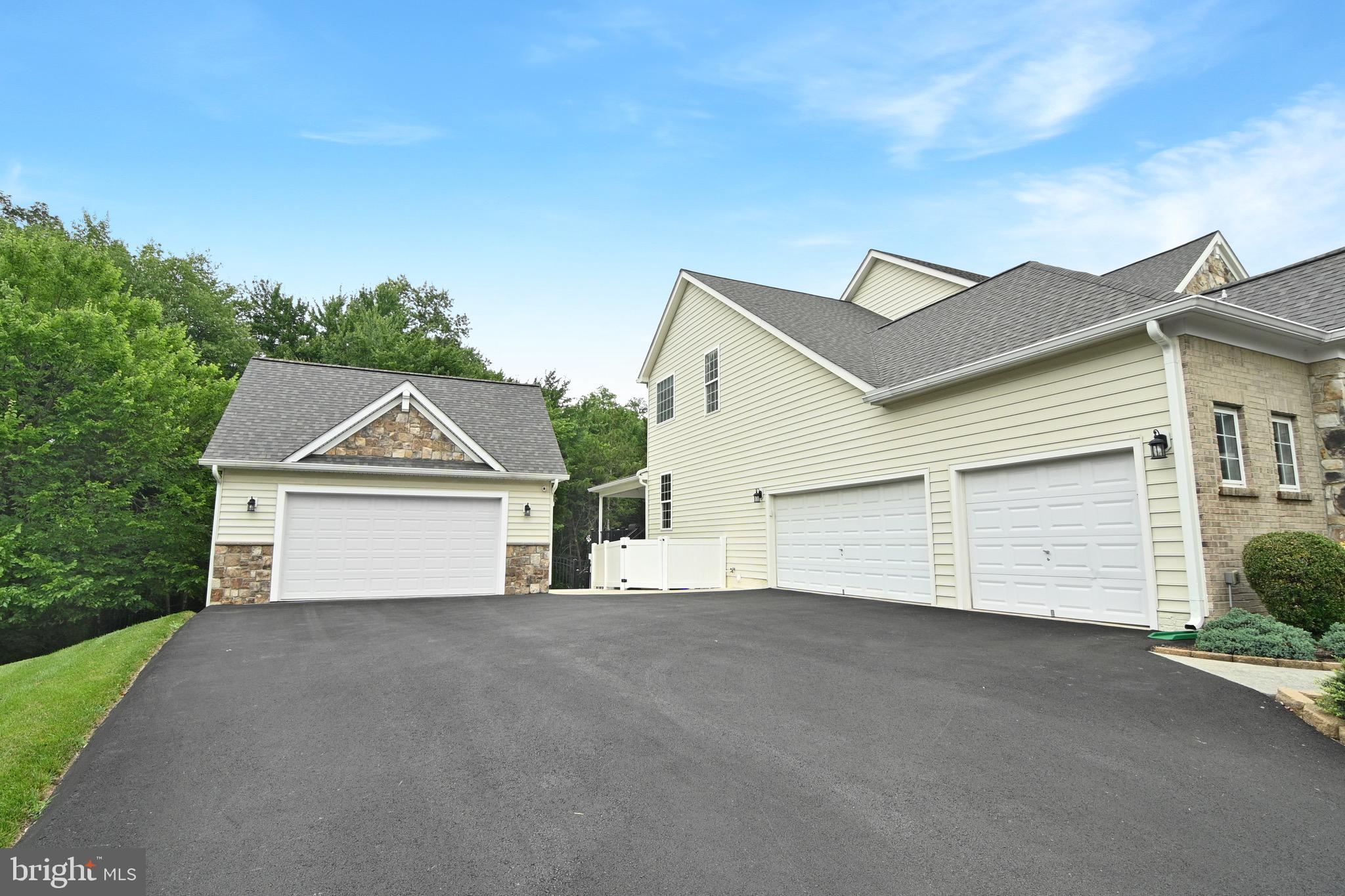TALL CEDAR ESTATES - Residential