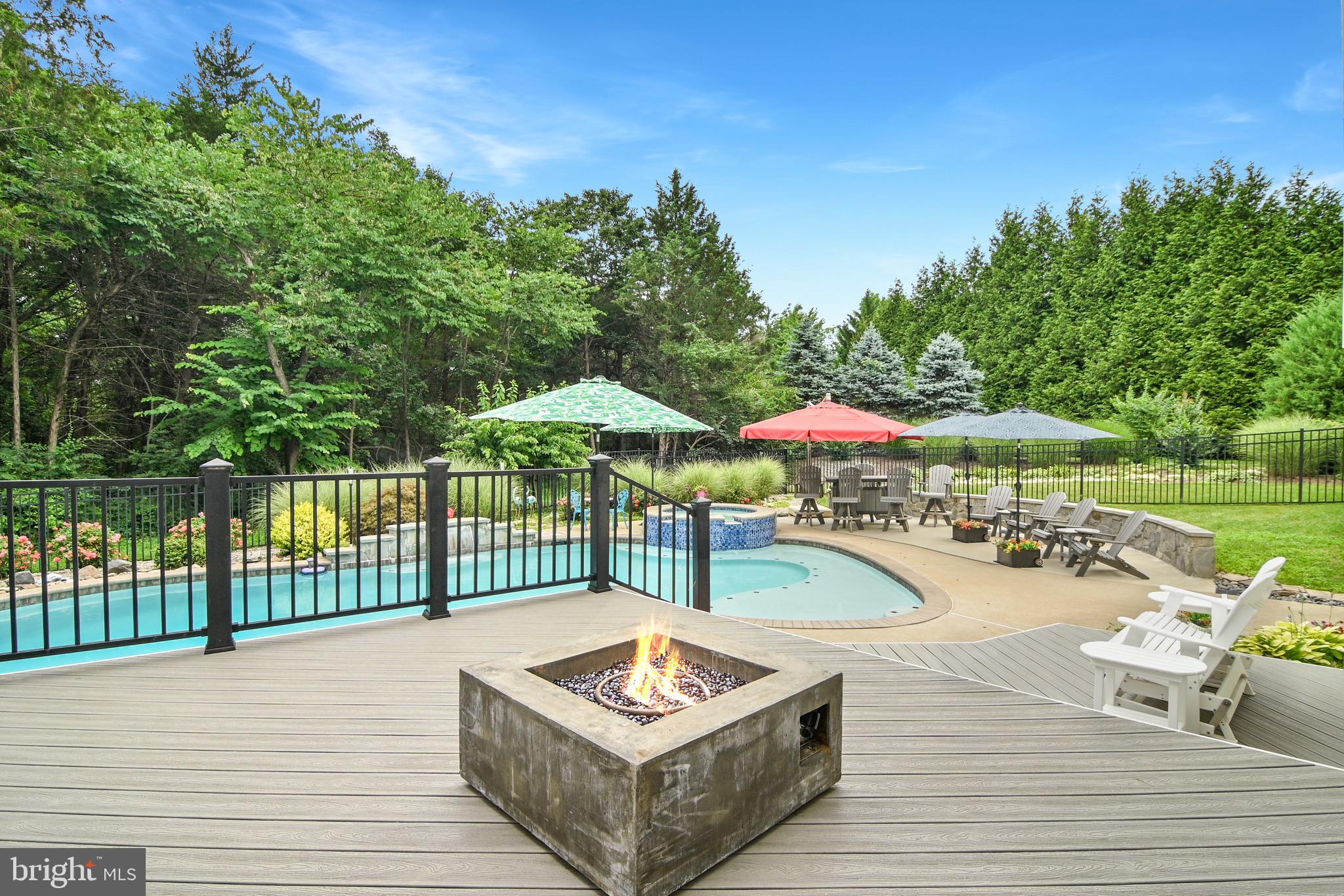TALL CEDAR ESTATES - Residential