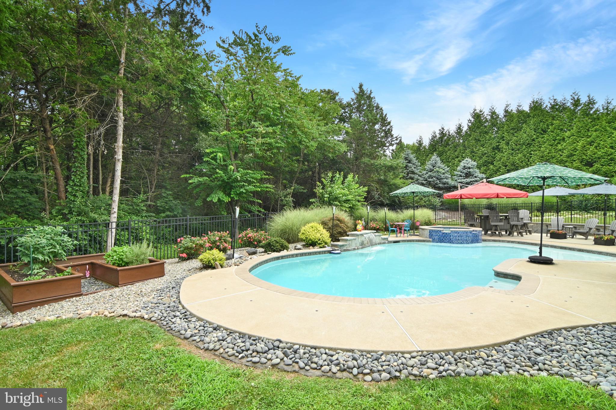 TALL CEDAR ESTATES - Residential