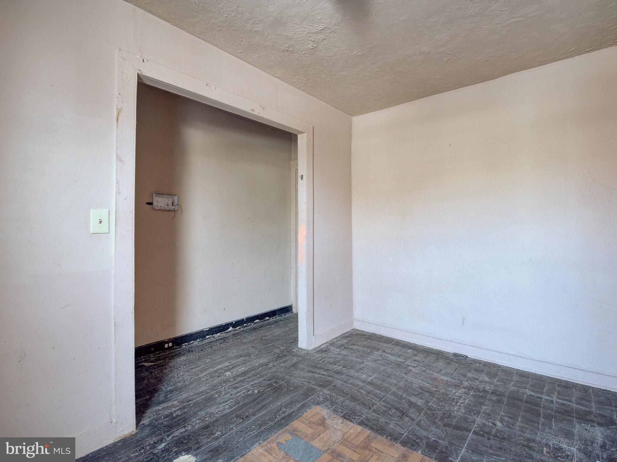 SANDTOWN-WINCHESTER - Residential