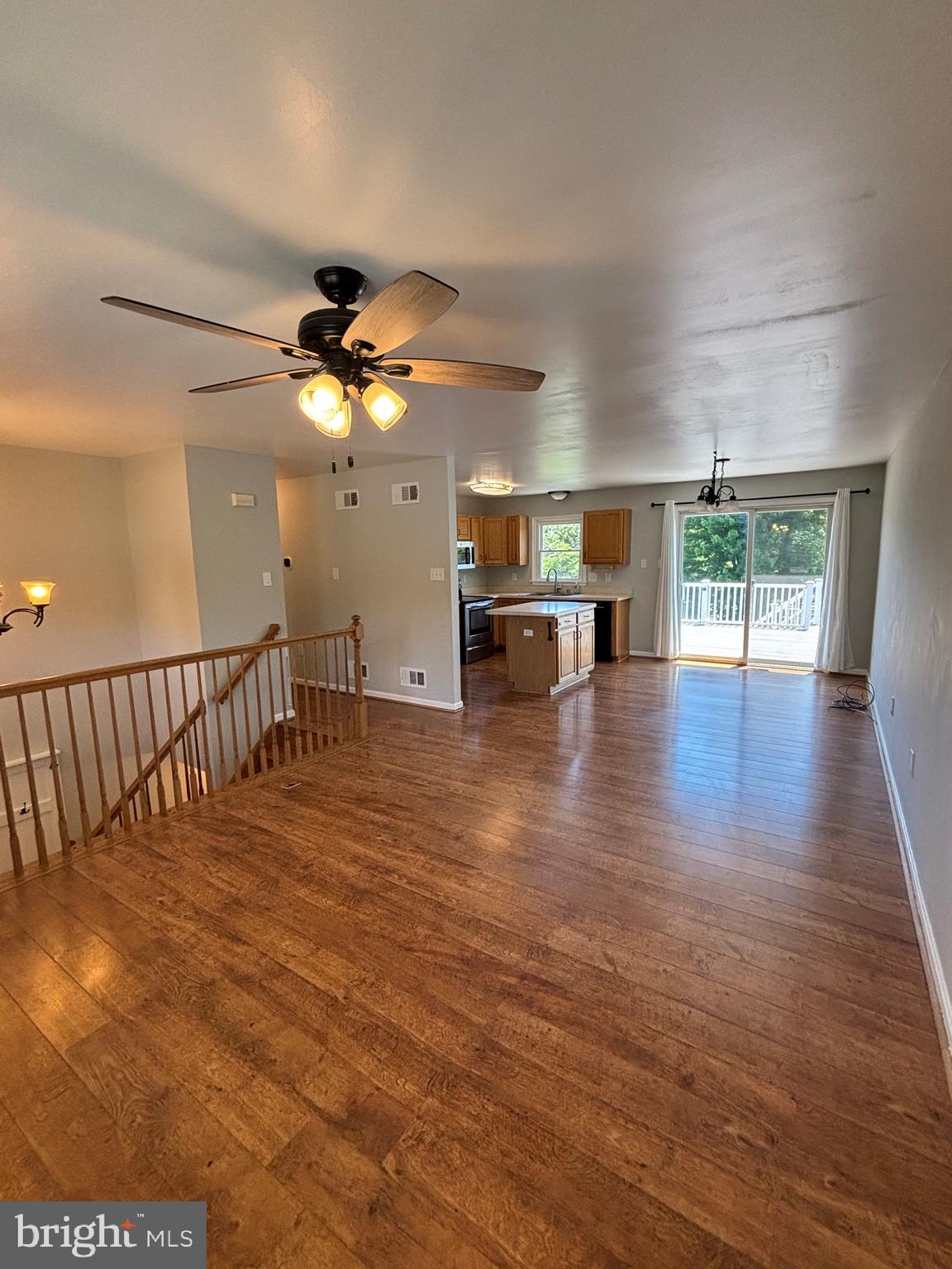 WHISPERING HILLS - Residential