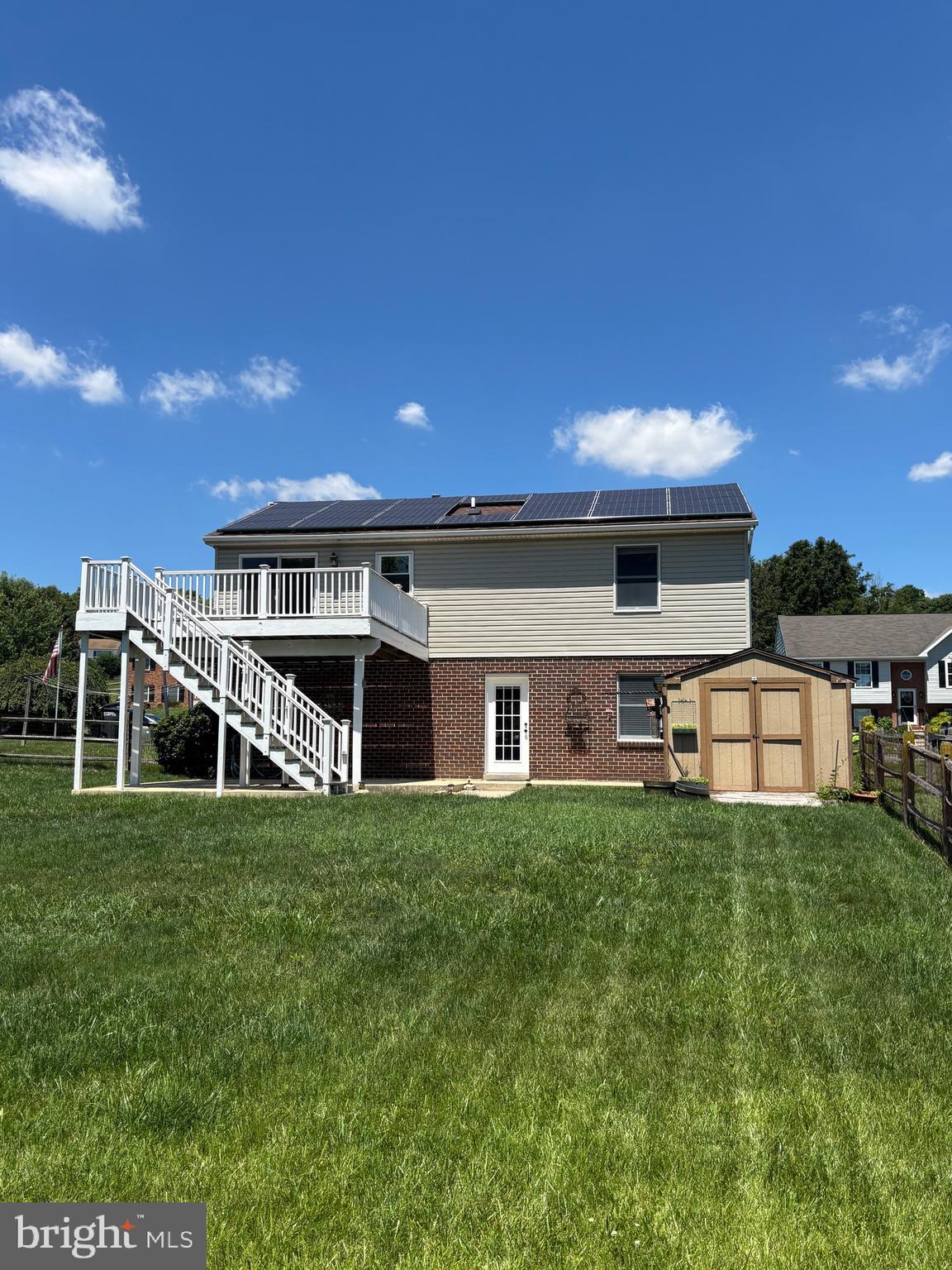 WHISPERING HILLS - Residential