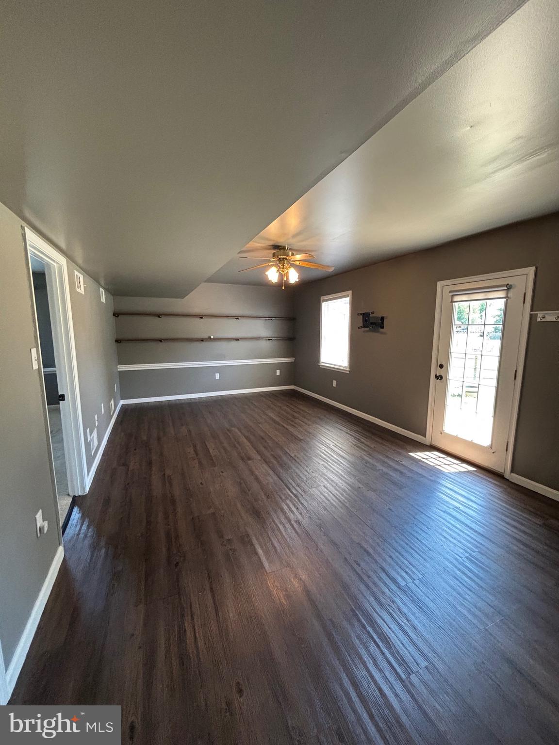 WHISPERING HILLS - Residential