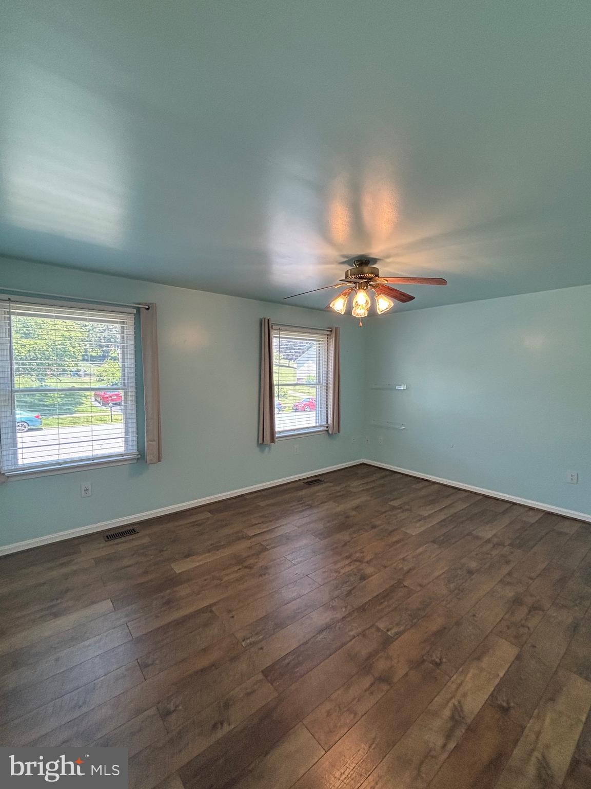 WHISPERING HILLS - Residential