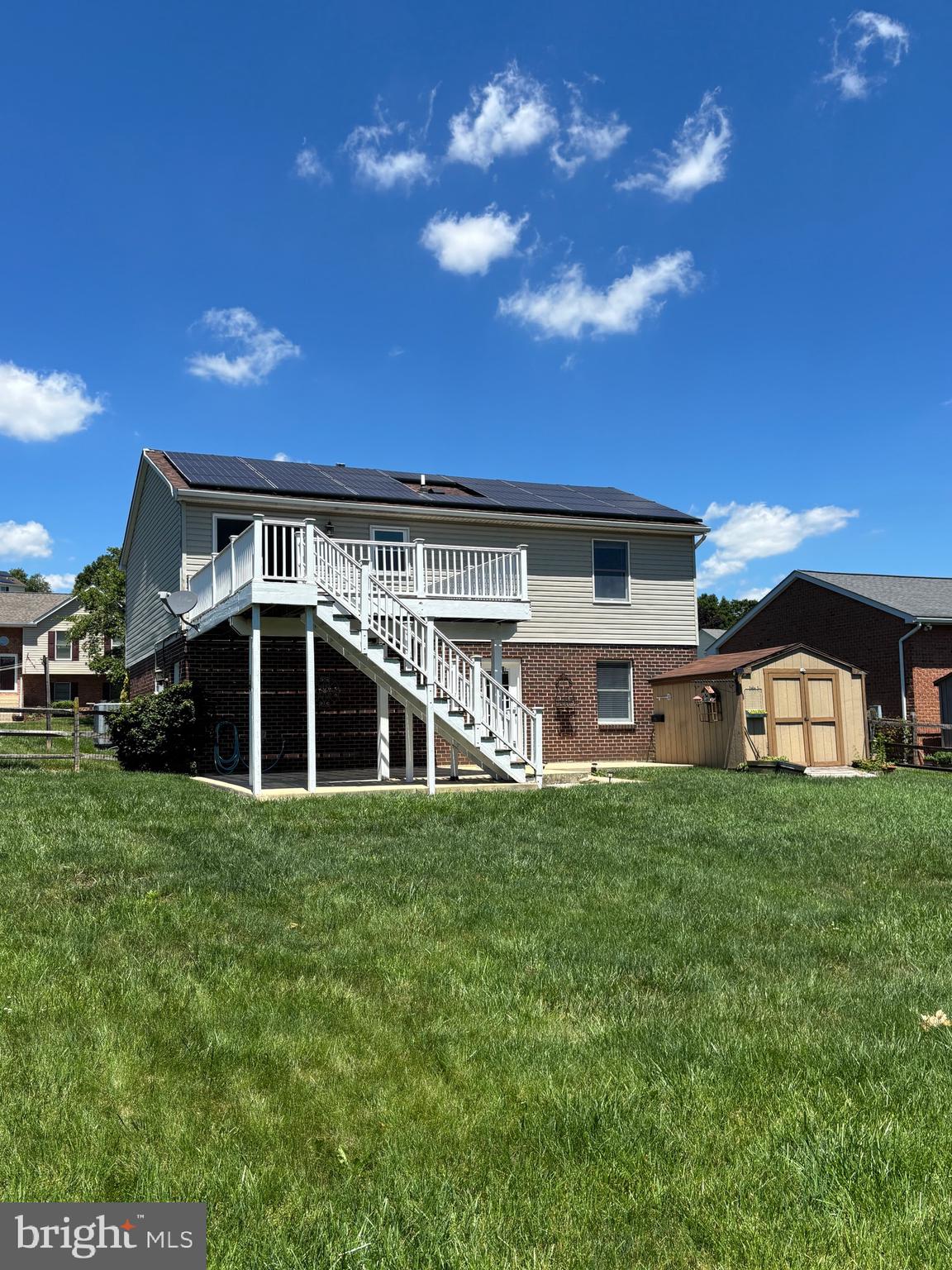 WHISPERING HILLS - Residential