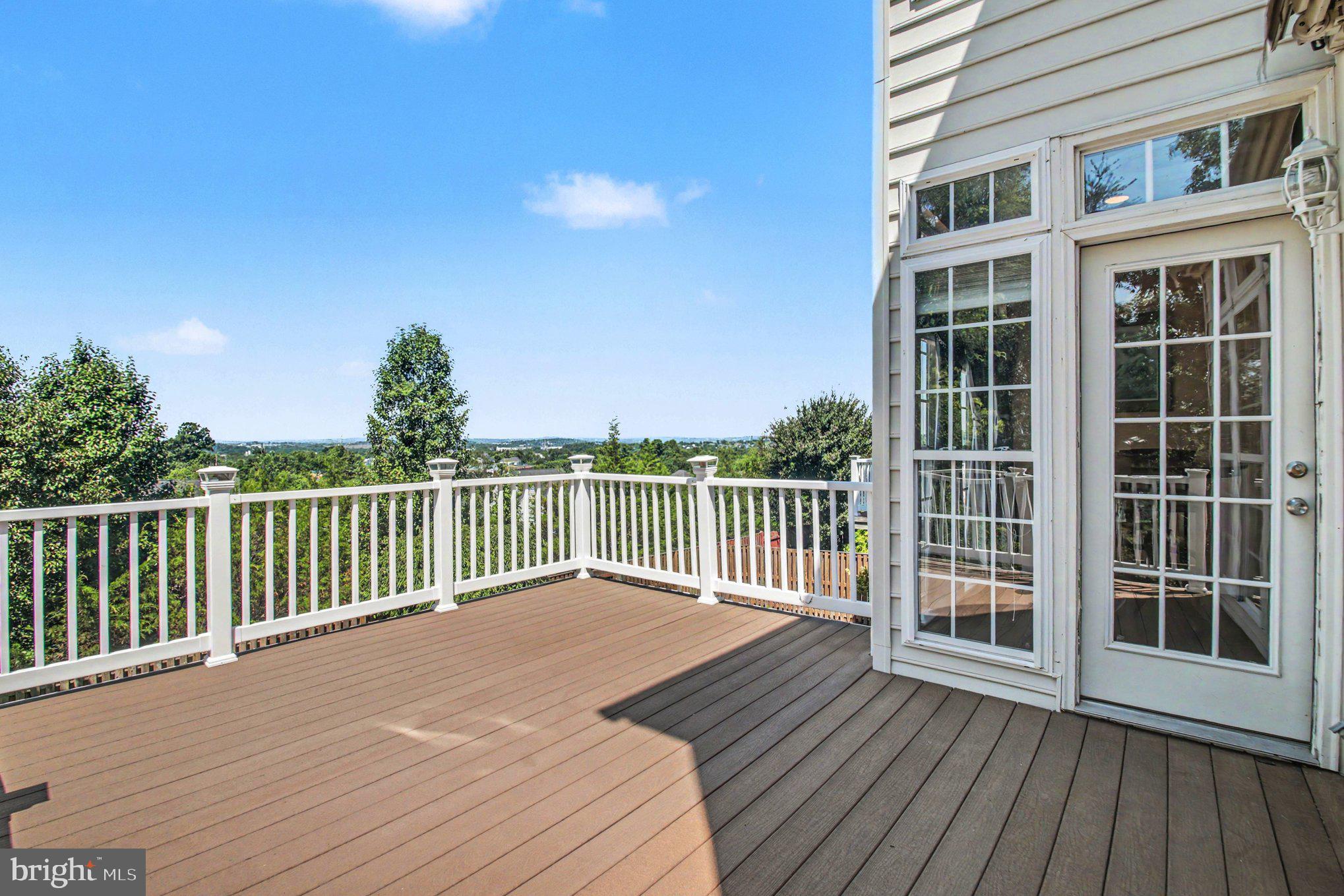 LANSDOWNE ON THE POTOMAC - Residential