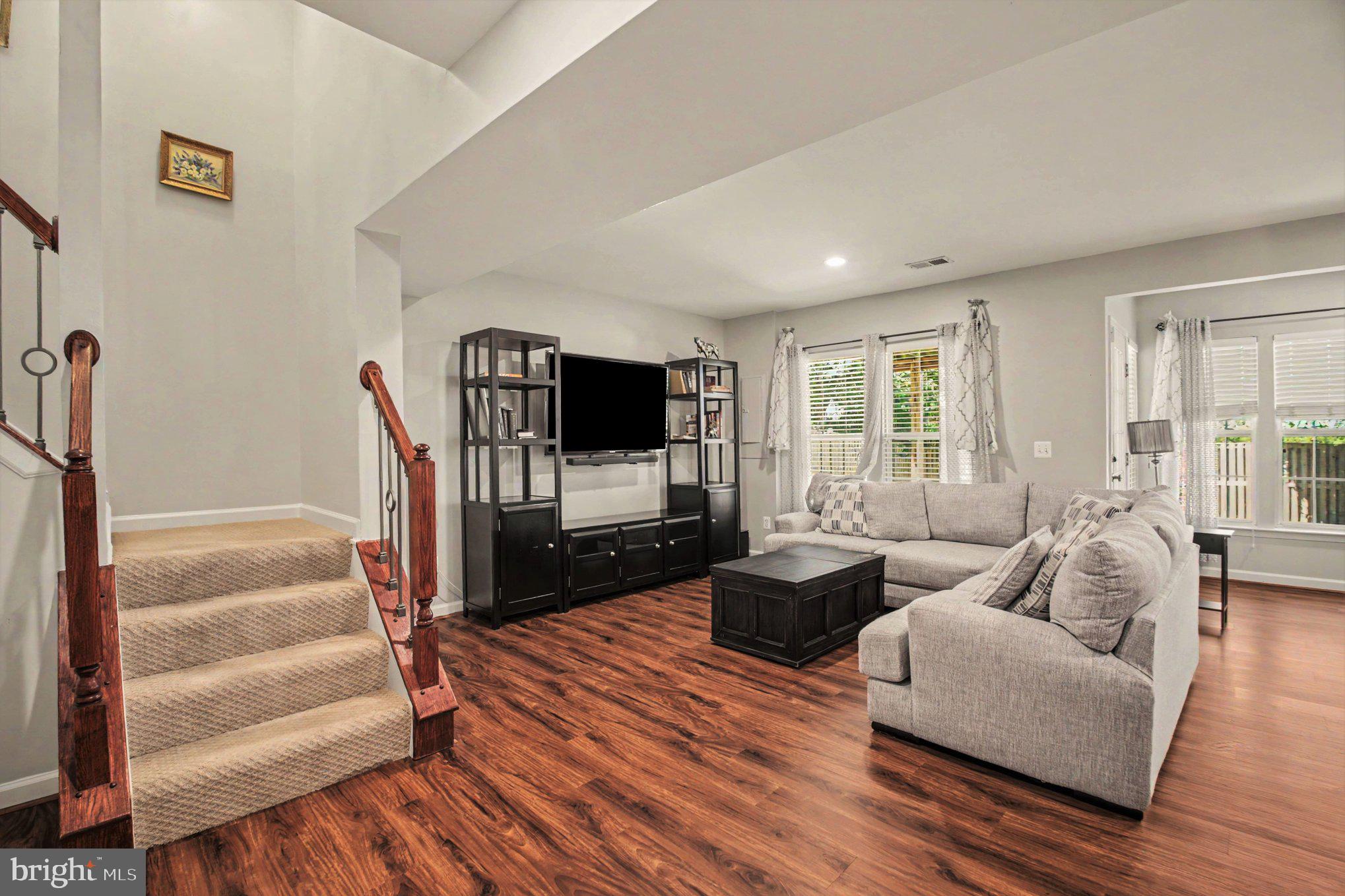 LANSDOWNE ON THE POTOMAC - Residential