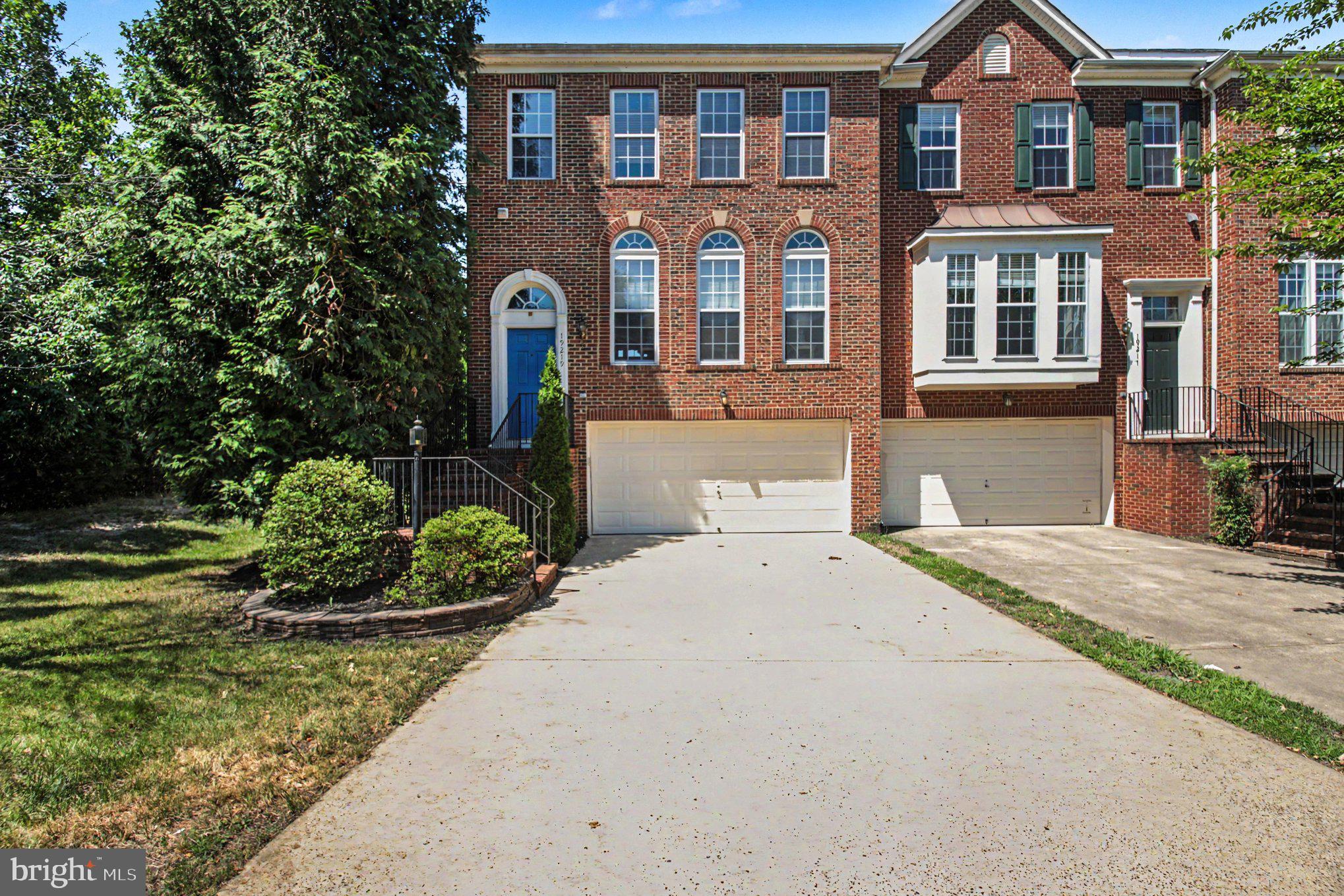 LANSDOWNE ON THE POTOMAC - Residential