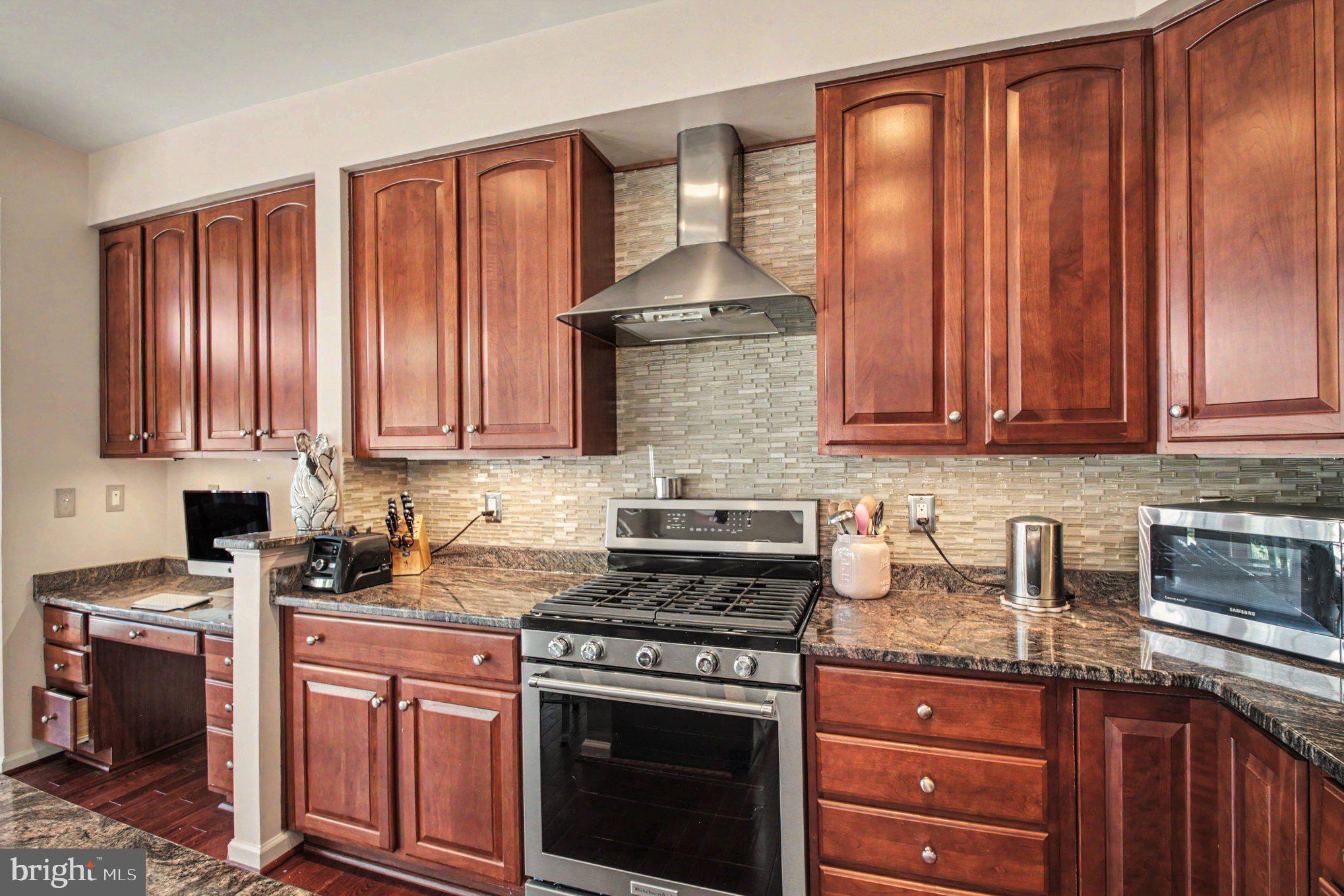 LANSDOWNE ON THE POTOMAC - Residential