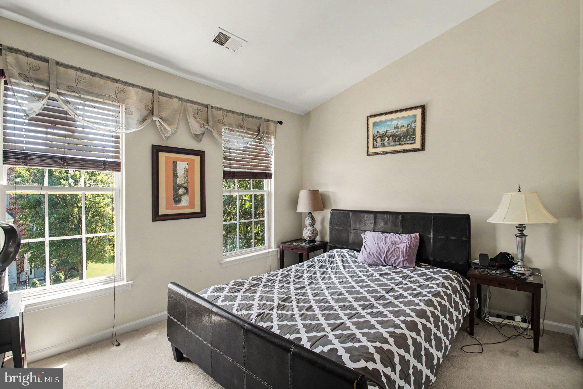 LANSDOWNE ON THE POTOMAC - Residential