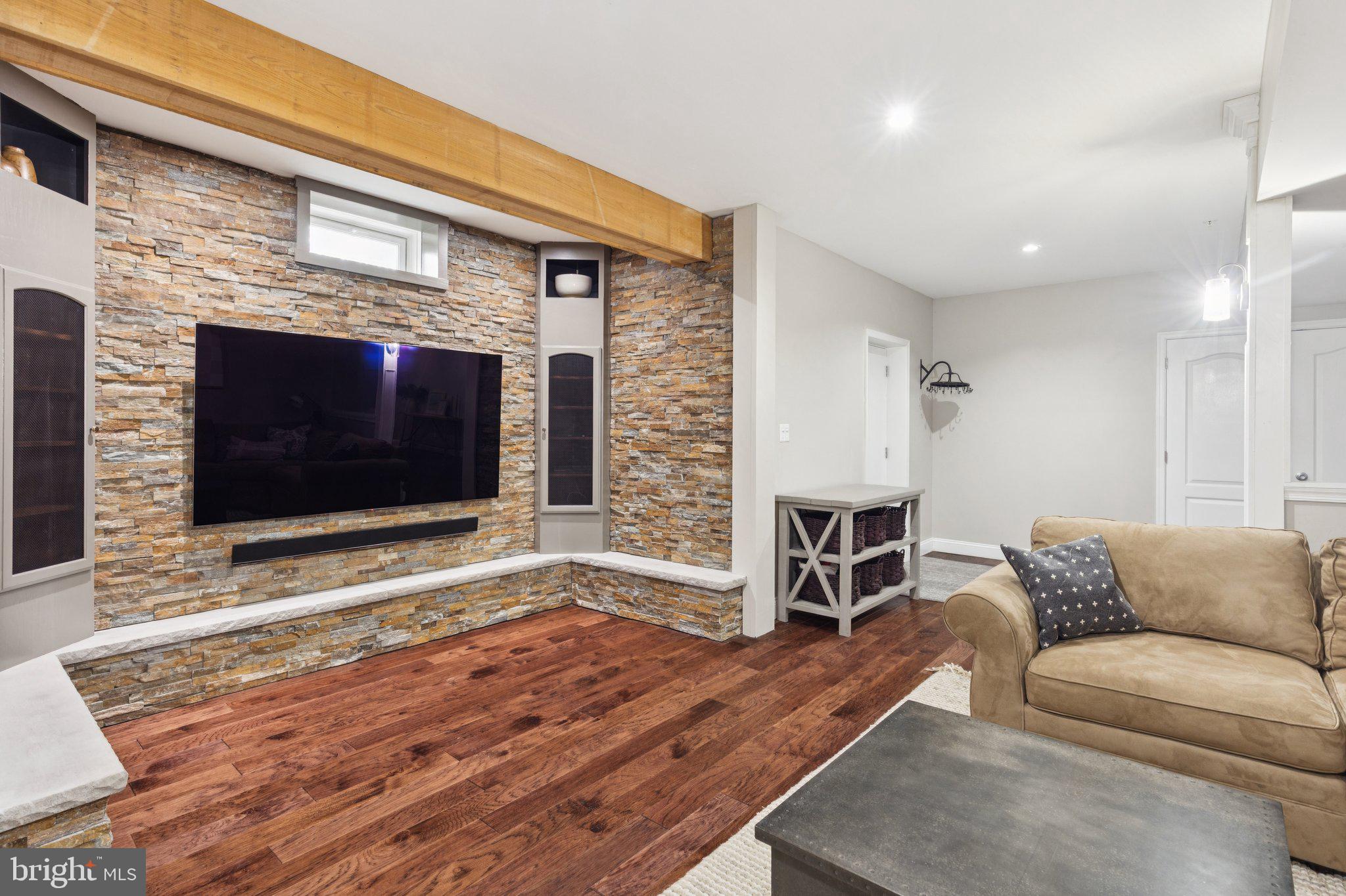 WARRINGTON GLEN - Residential