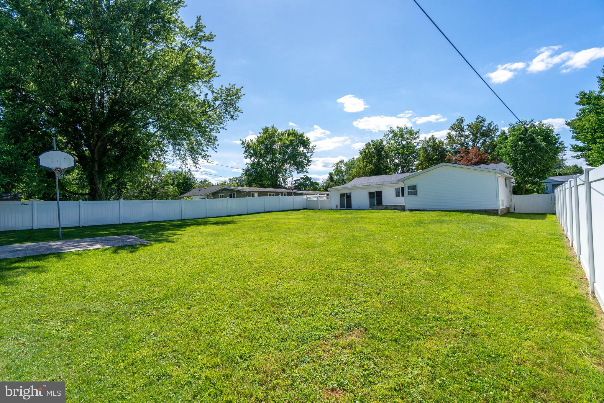 MEETINGHOUSE VIL - Residential