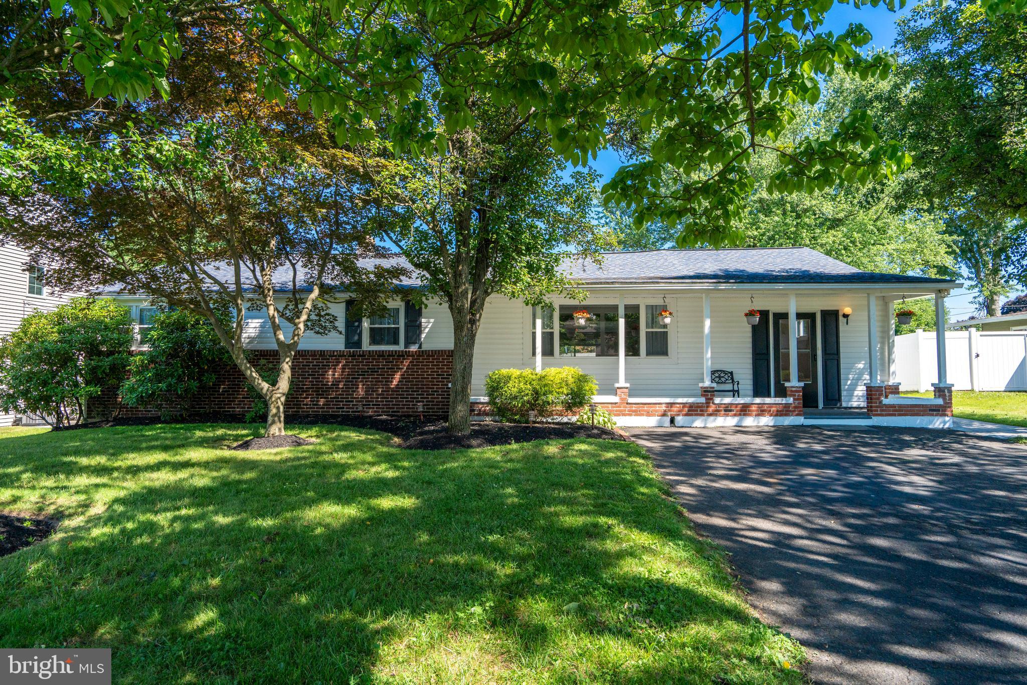 MEETINGHOUSE VIL - Residential