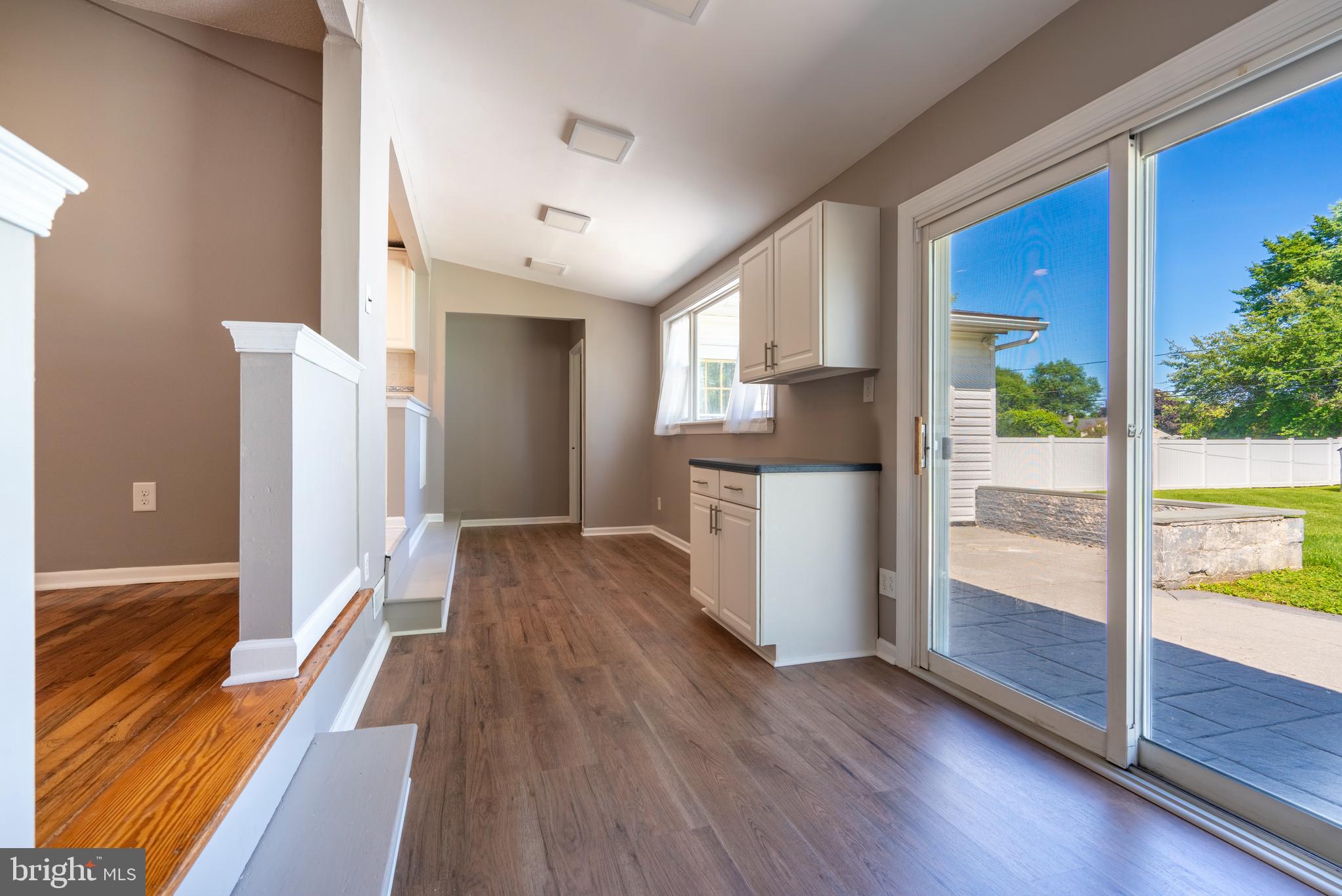 MEETINGHOUSE VIL - Residential