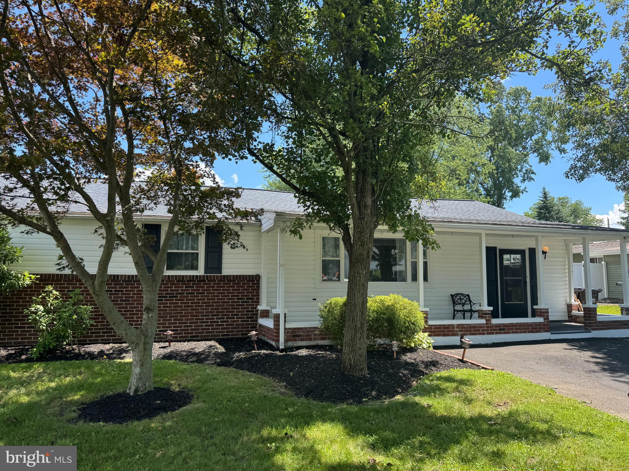MEETINGHOUSE VIL - Residential