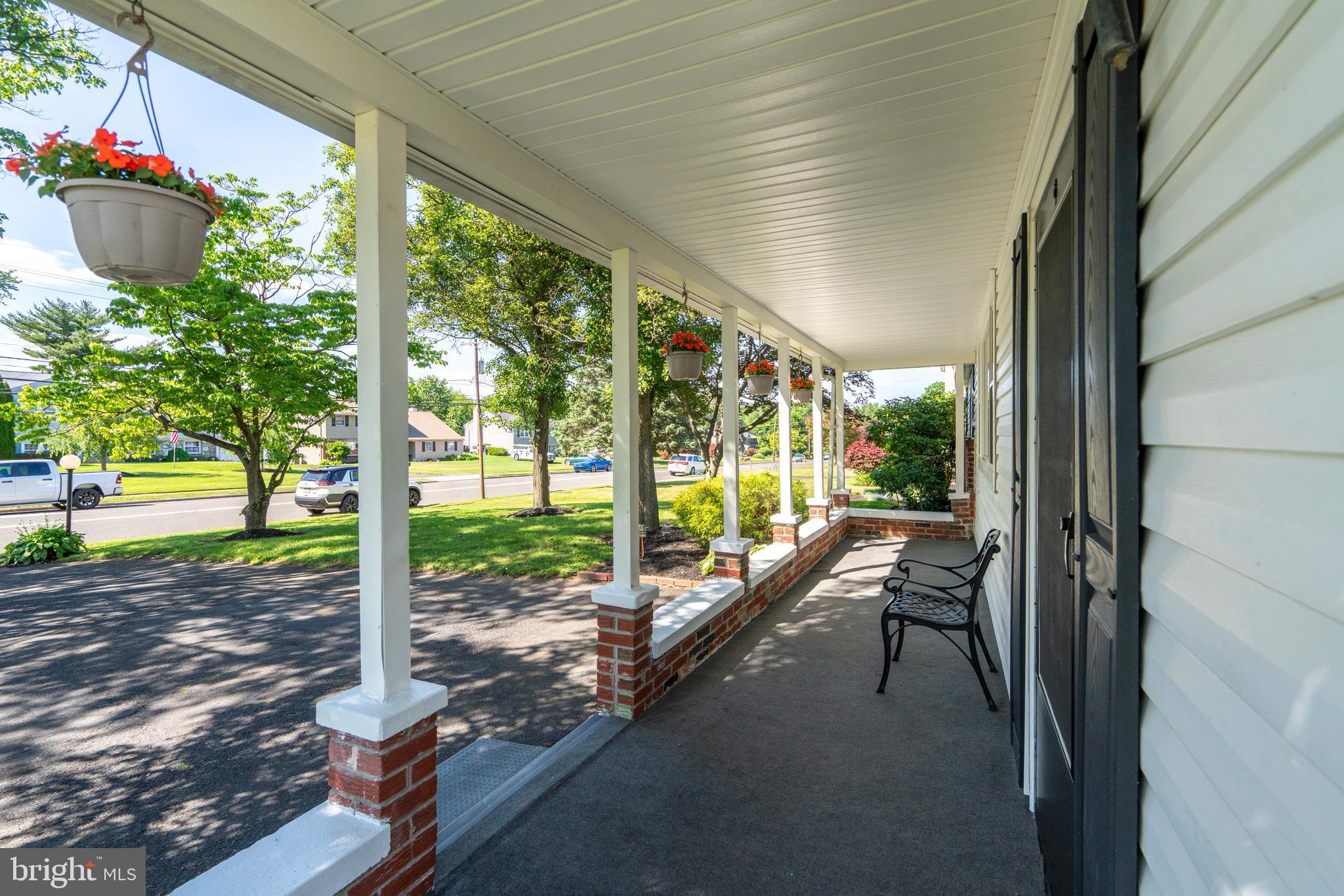 MEETINGHOUSE VIL - Residential