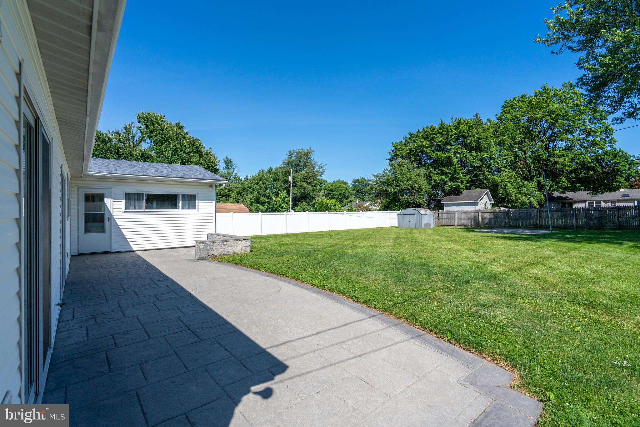 MEETINGHOUSE VIL - Residential