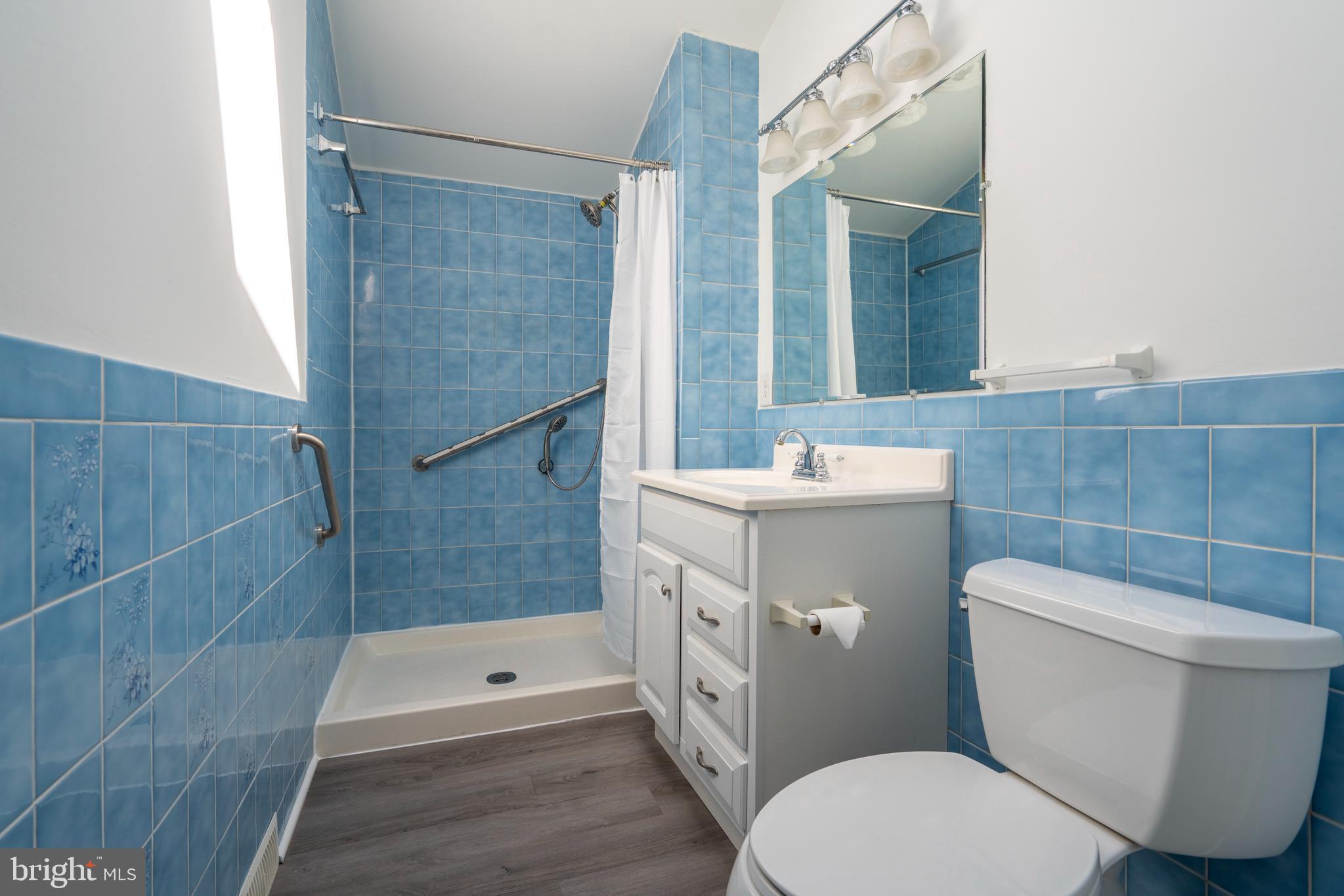 MEETINGHOUSE VIL - Residential