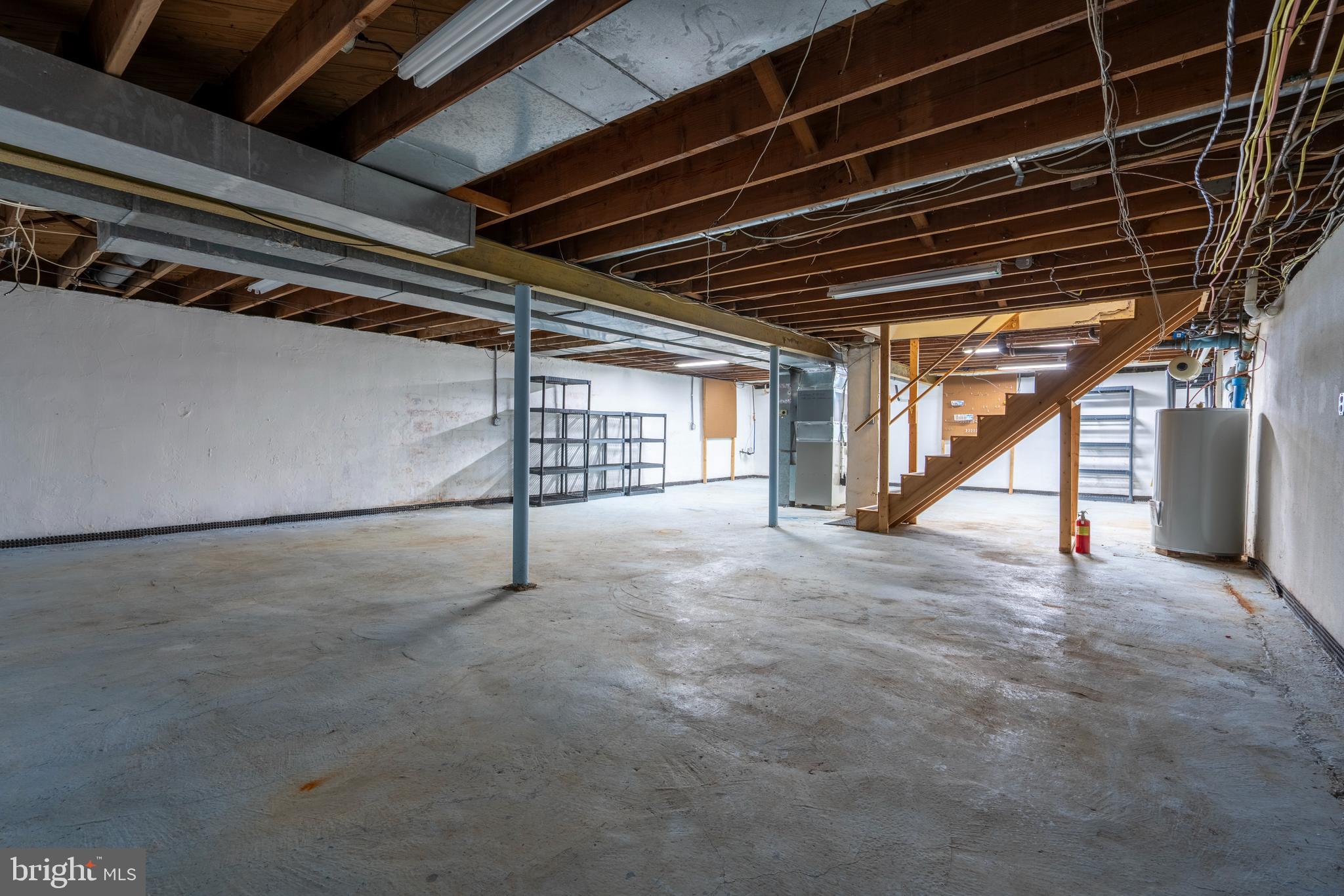 MEETINGHOUSE VIL - Residential