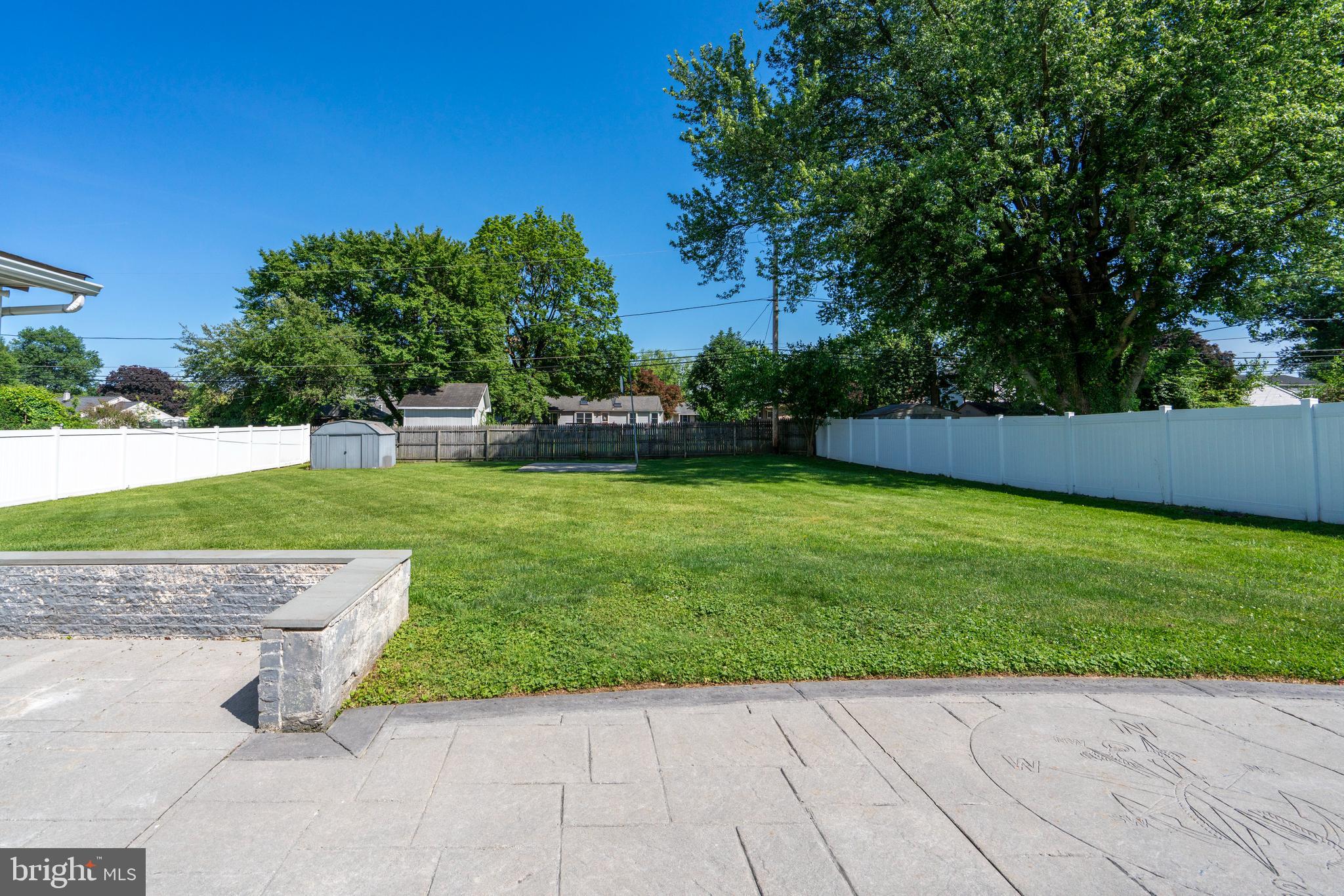 MEETINGHOUSE VIL - Residential