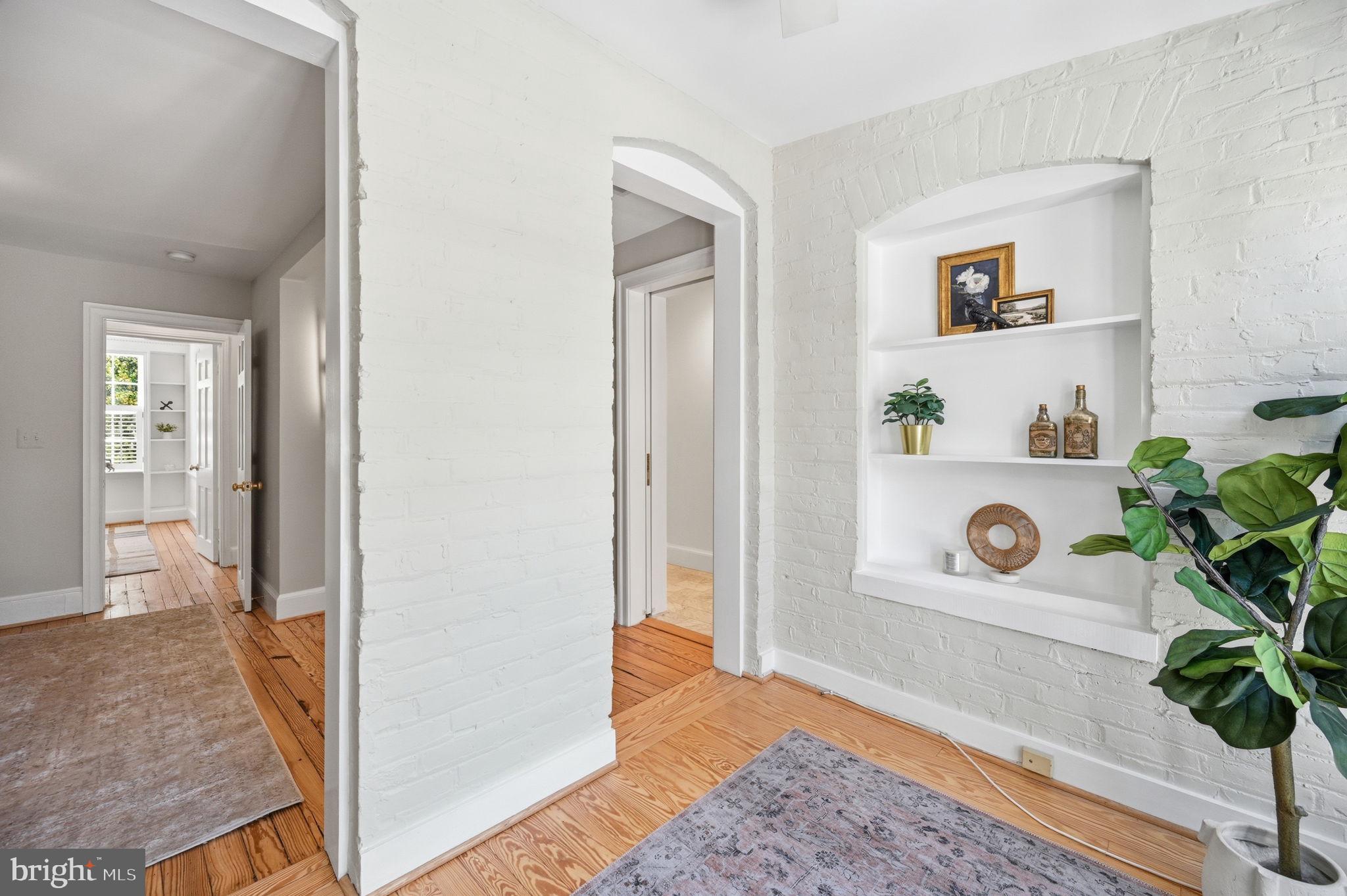 OLD TOWN ALEXANDRIA - Residential