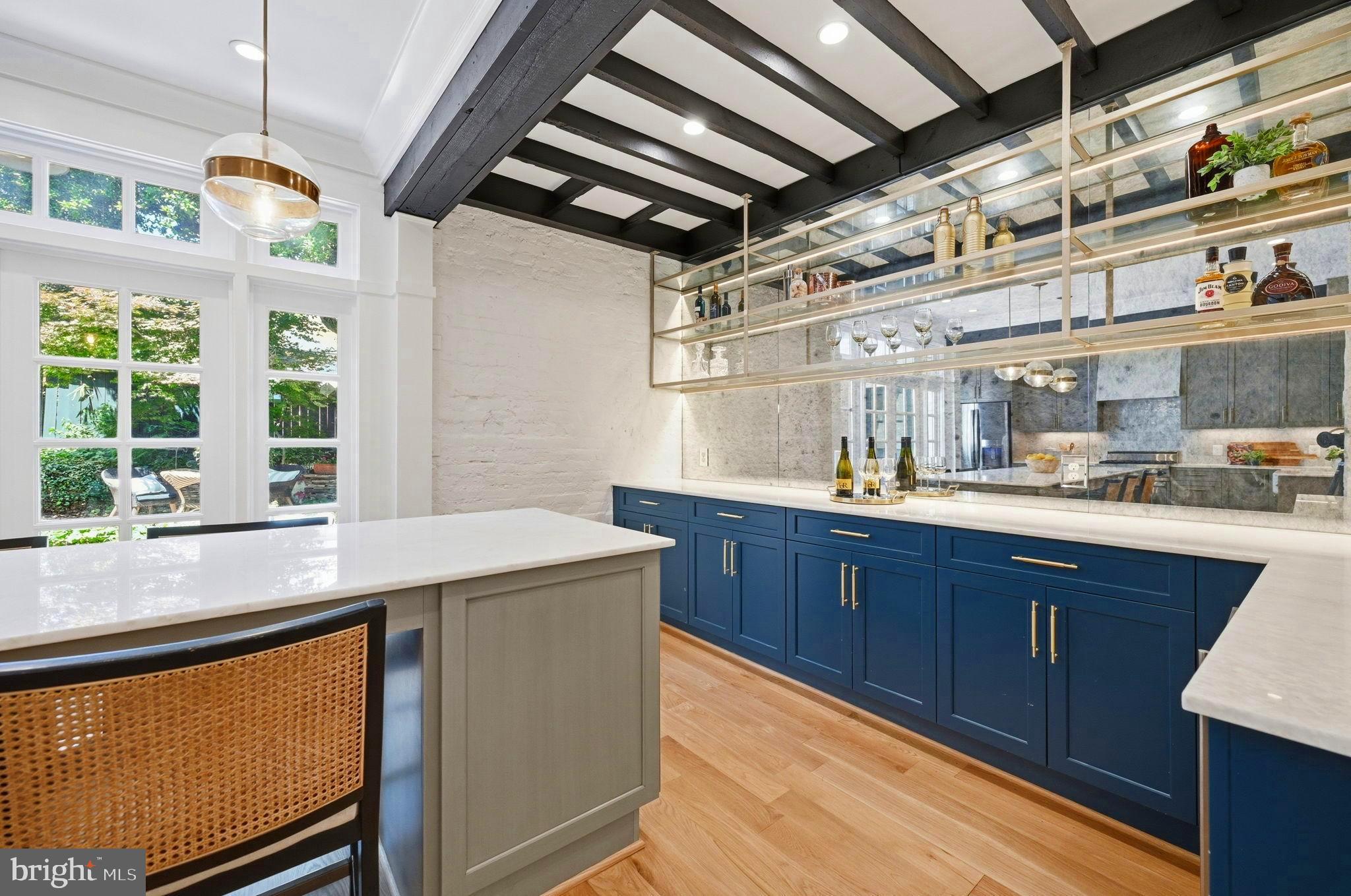 OLD TOWN ALEXANDRIA - Residential