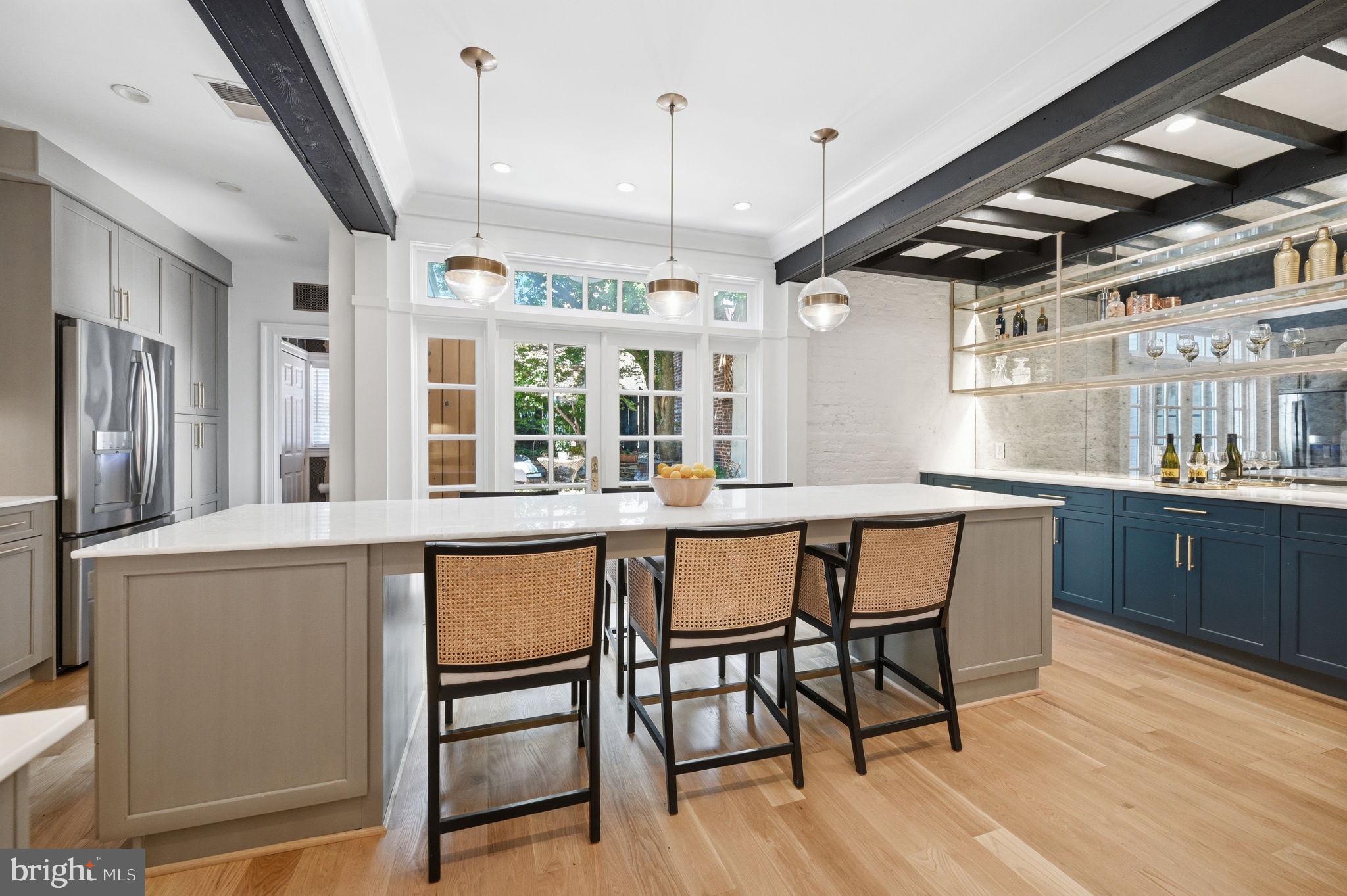 OLD TOWN ALEXANDRIA - Residential