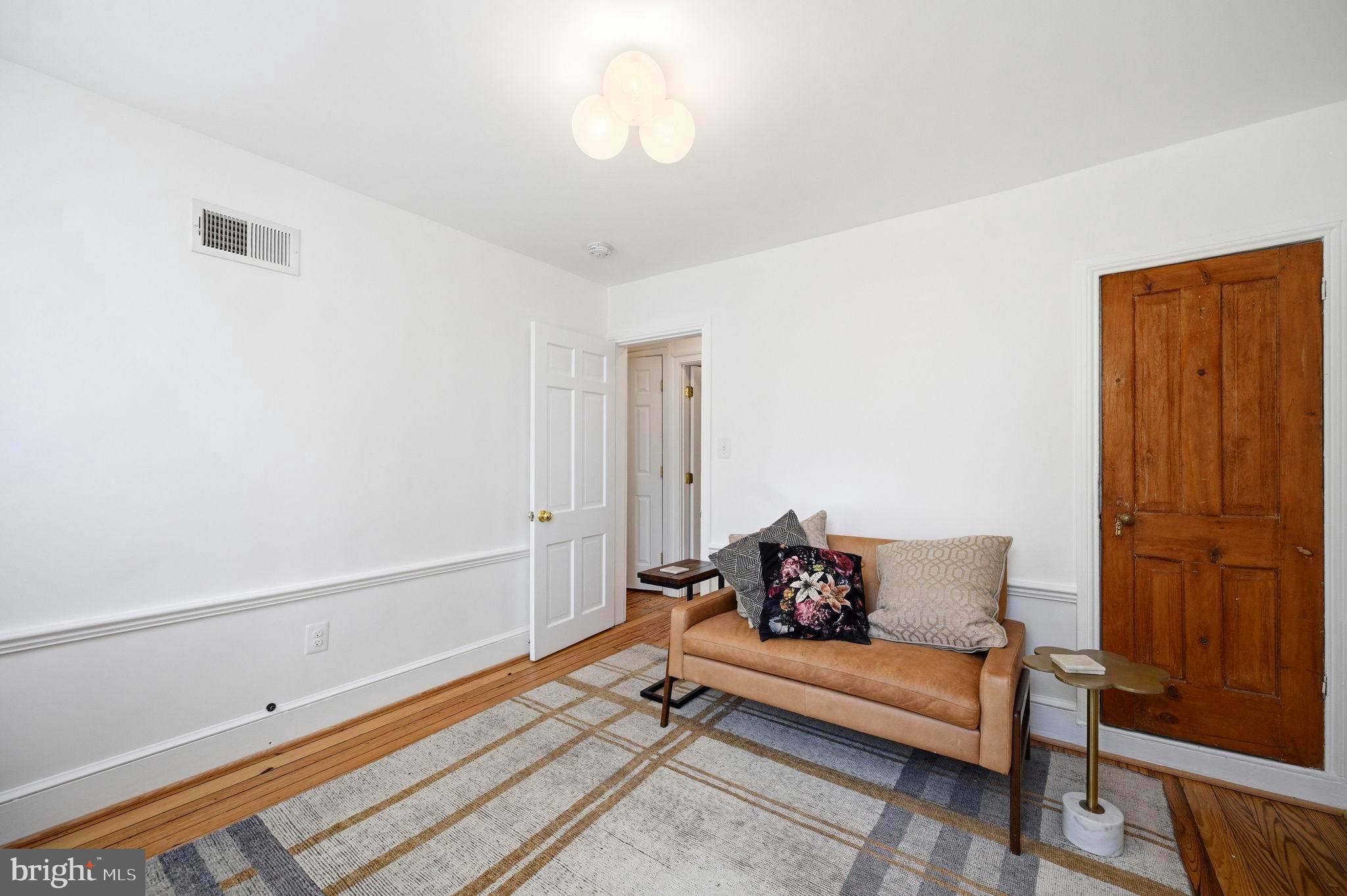 OLD TOWN ALEXANDRIA - Residential