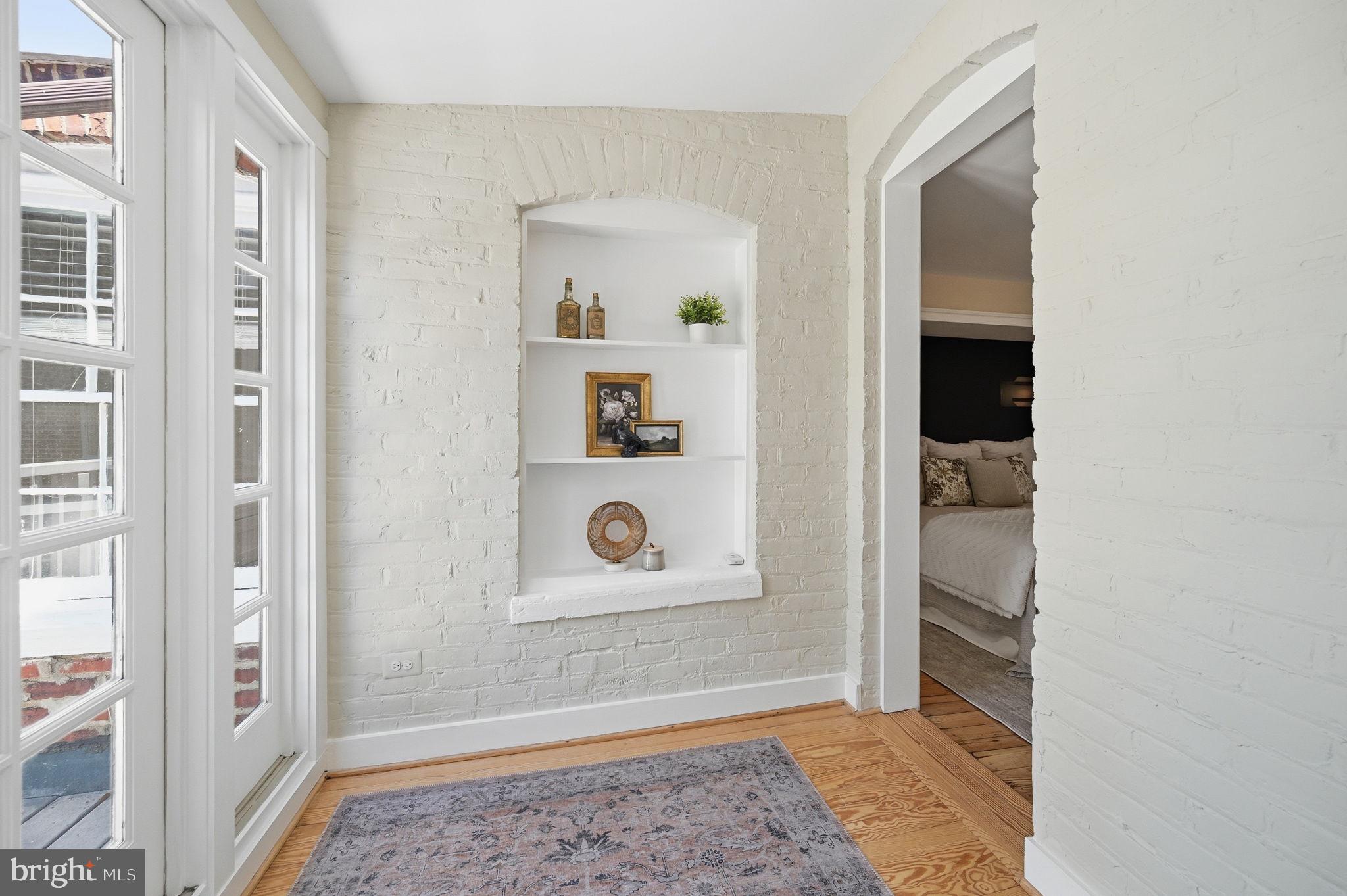 OLD TOWN ALEXANDRIA - Residential